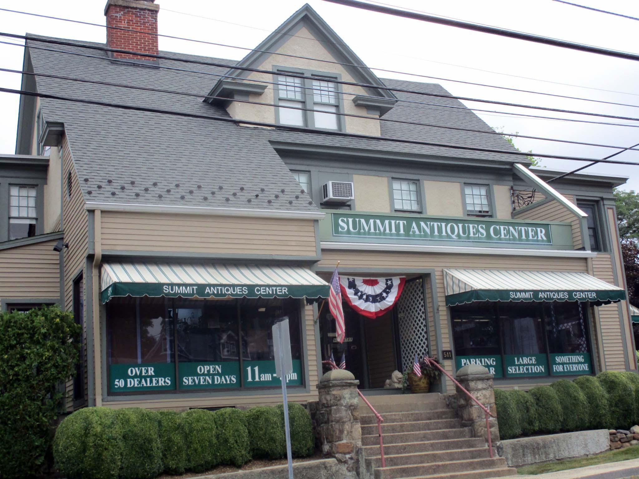 The Summit Antiques Center