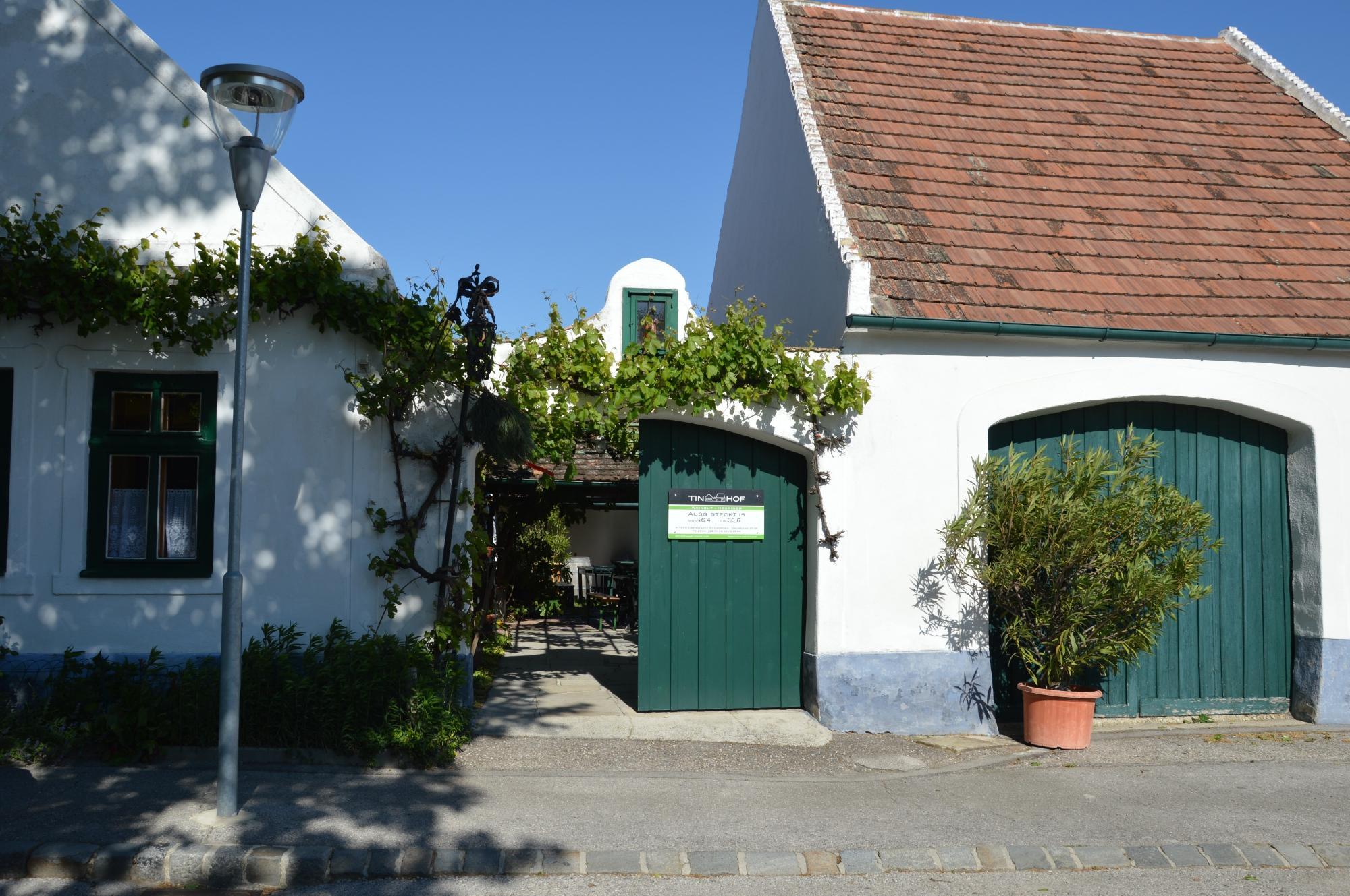 Heuriger Johann Tinhof