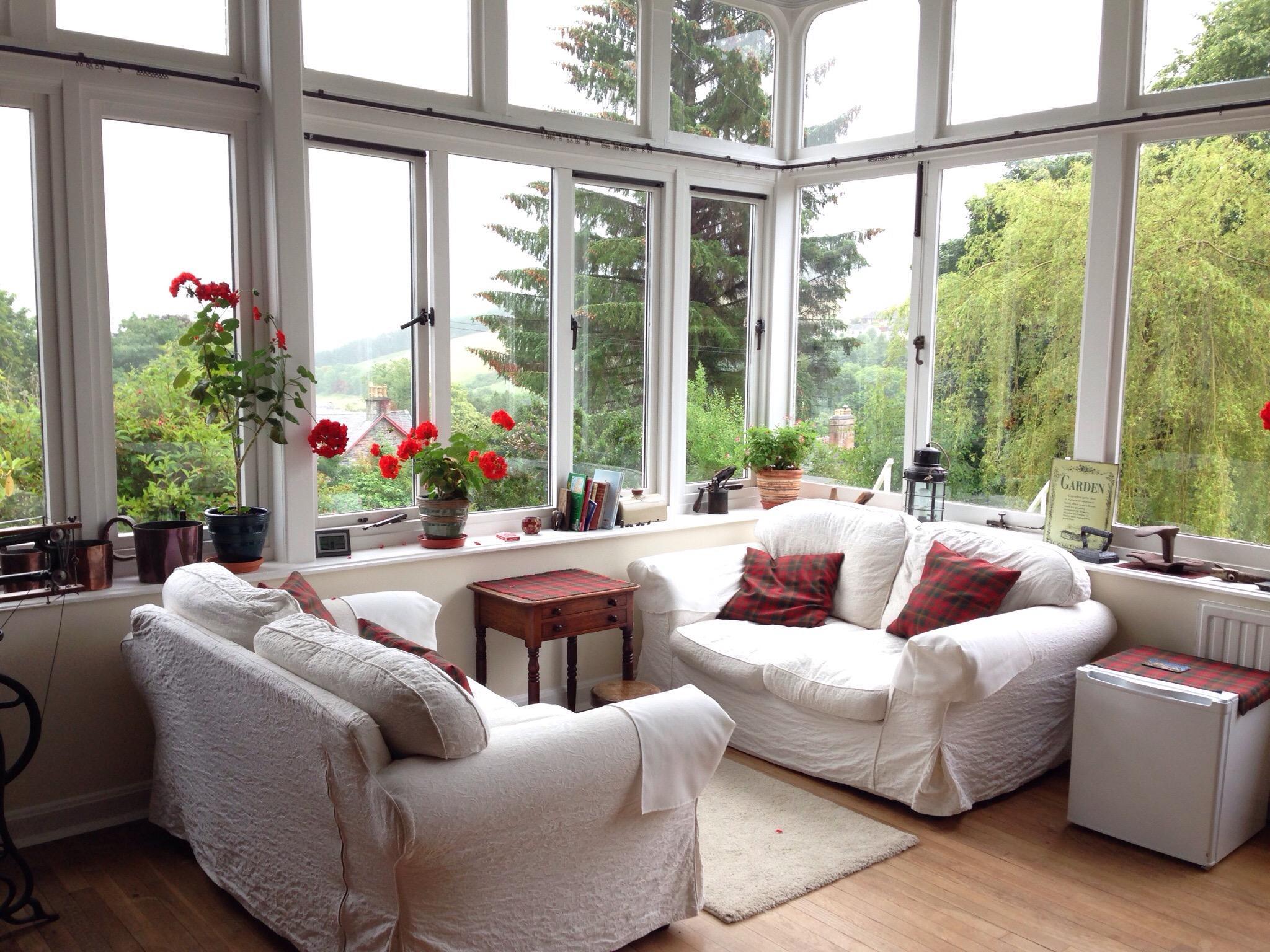 Holly Lodge & Cottage