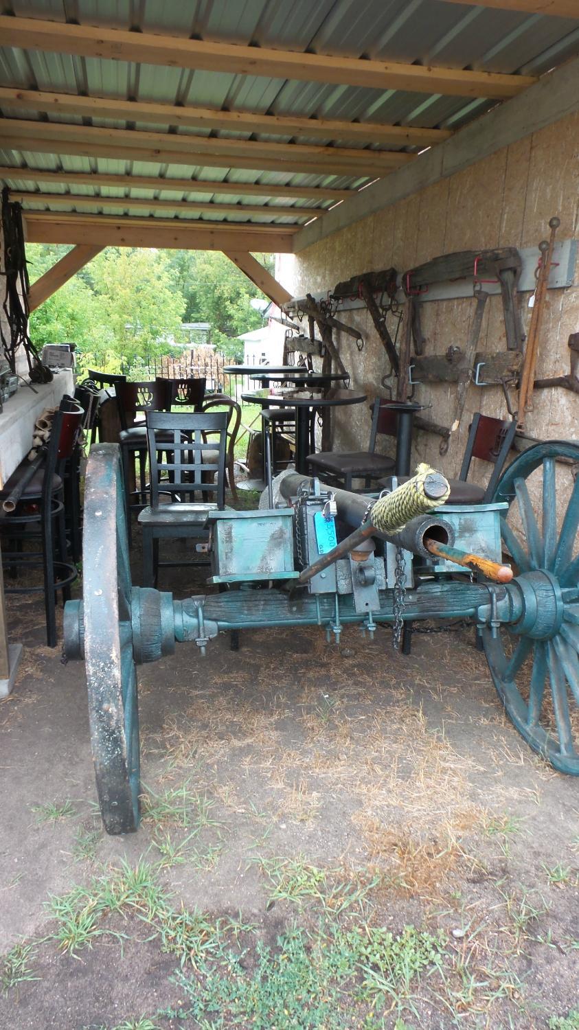 Gracie D's Antiques Collectibles & Giftware