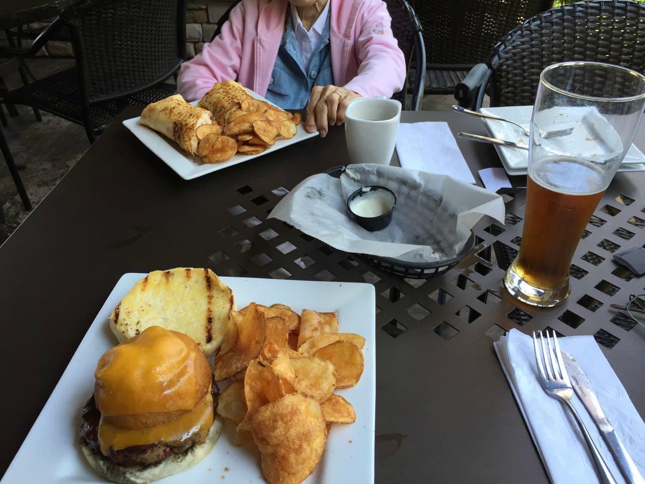 Zeppe's Tavern & Pizzeria