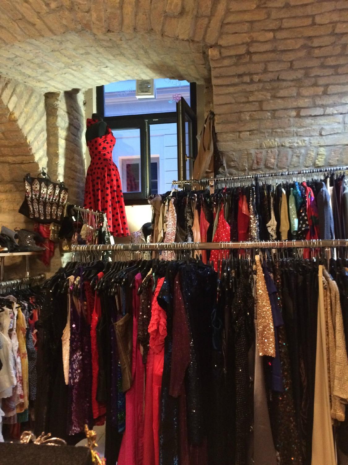 Oltozo - Dressing Room