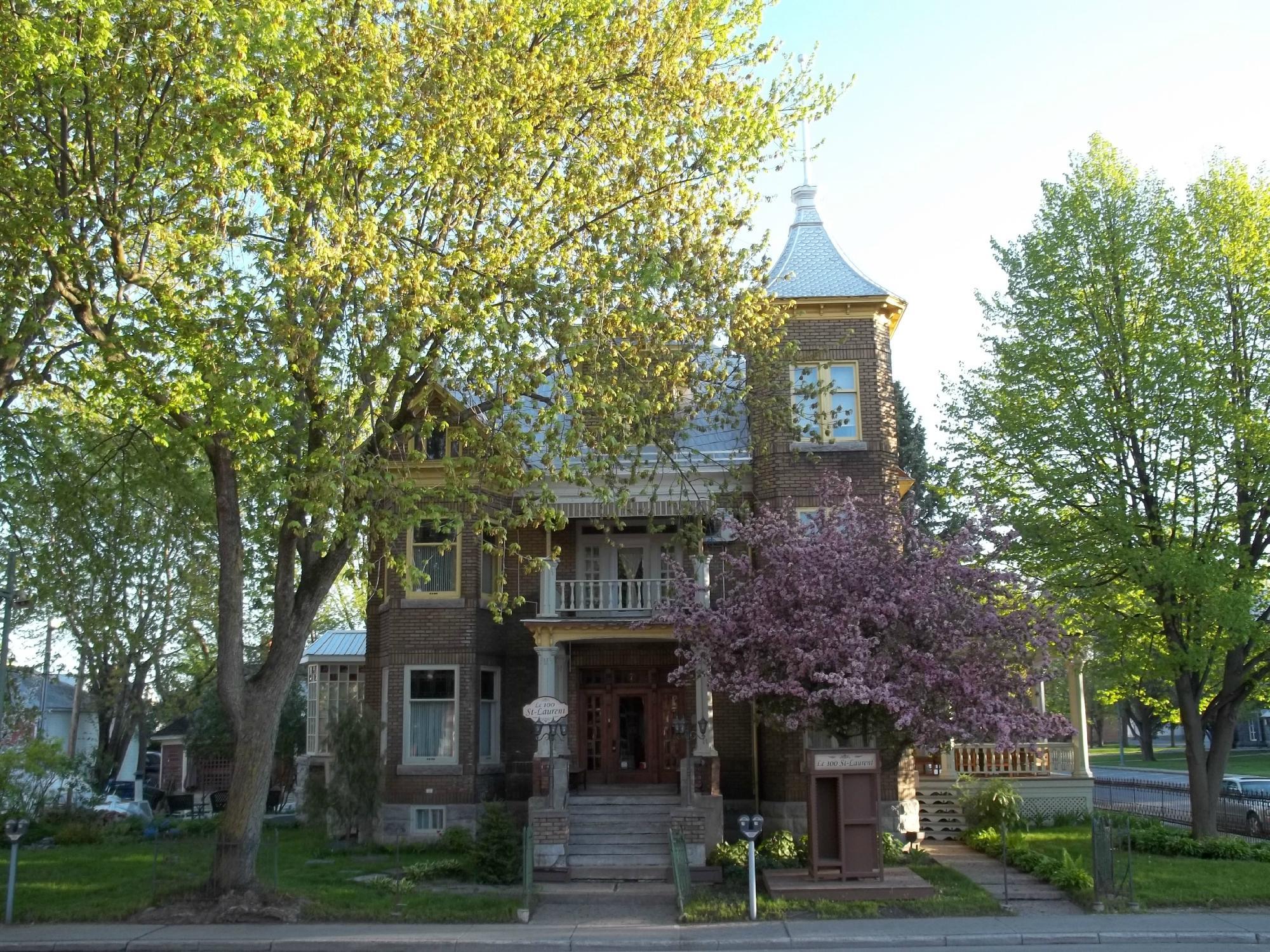 100 St-Laurent