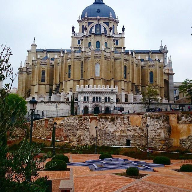 Gay Spanish Locals - Day Tours