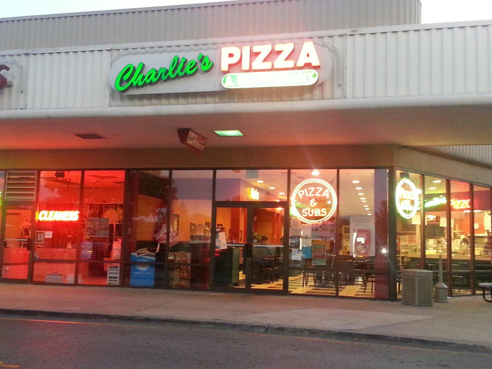 Charlie's Pizza