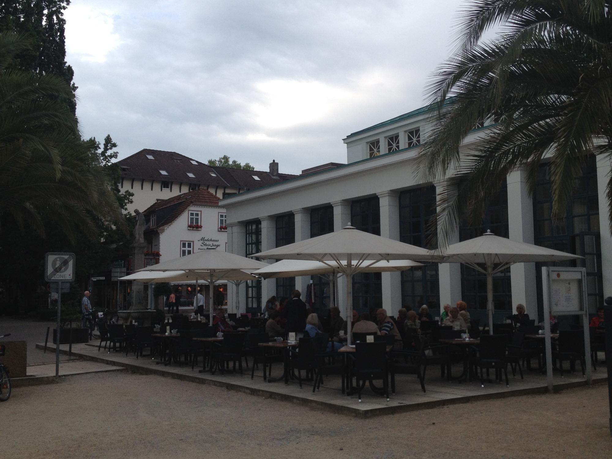 Roland Cafe Restaurant