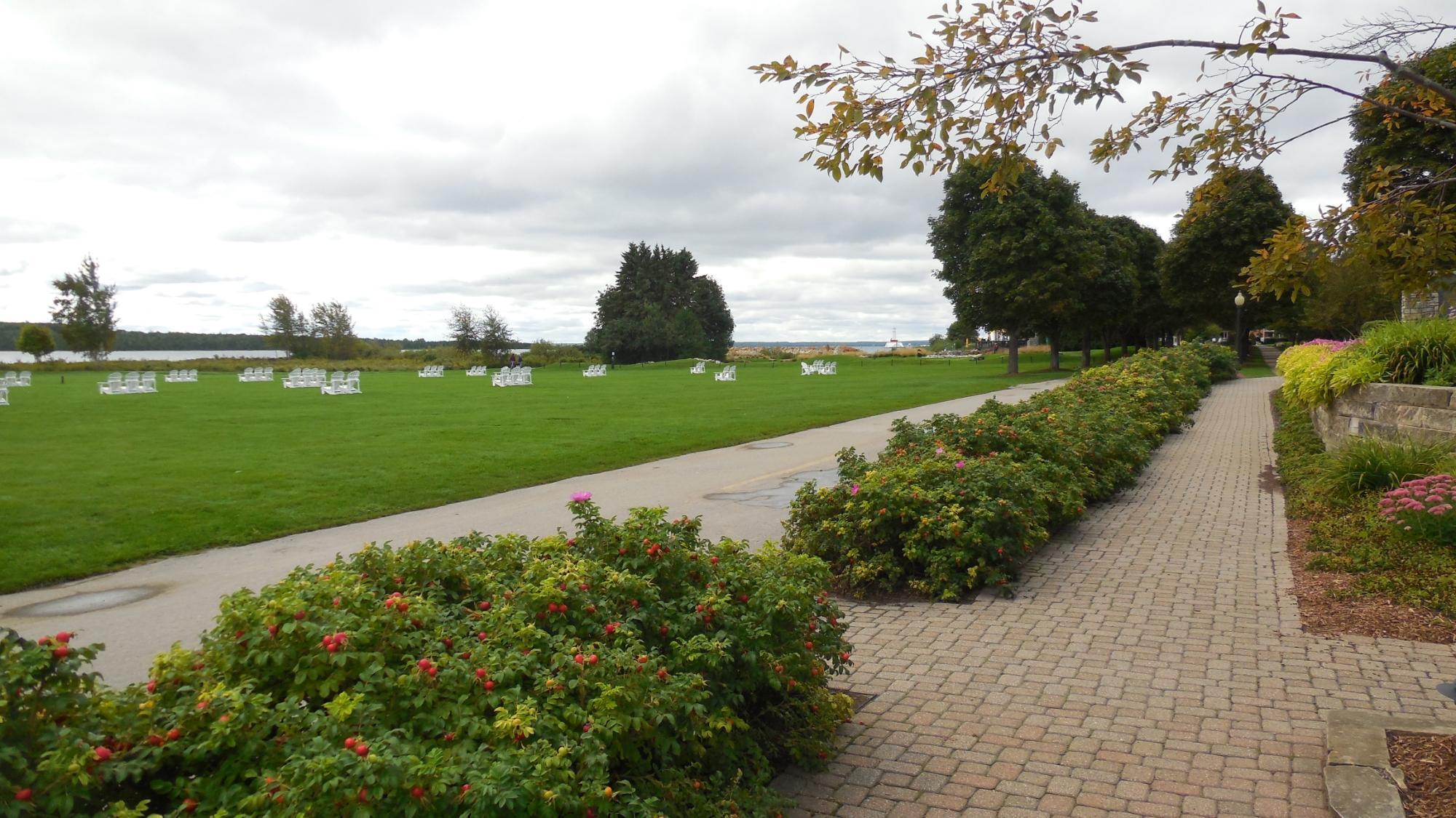 Lakeside Marketplace