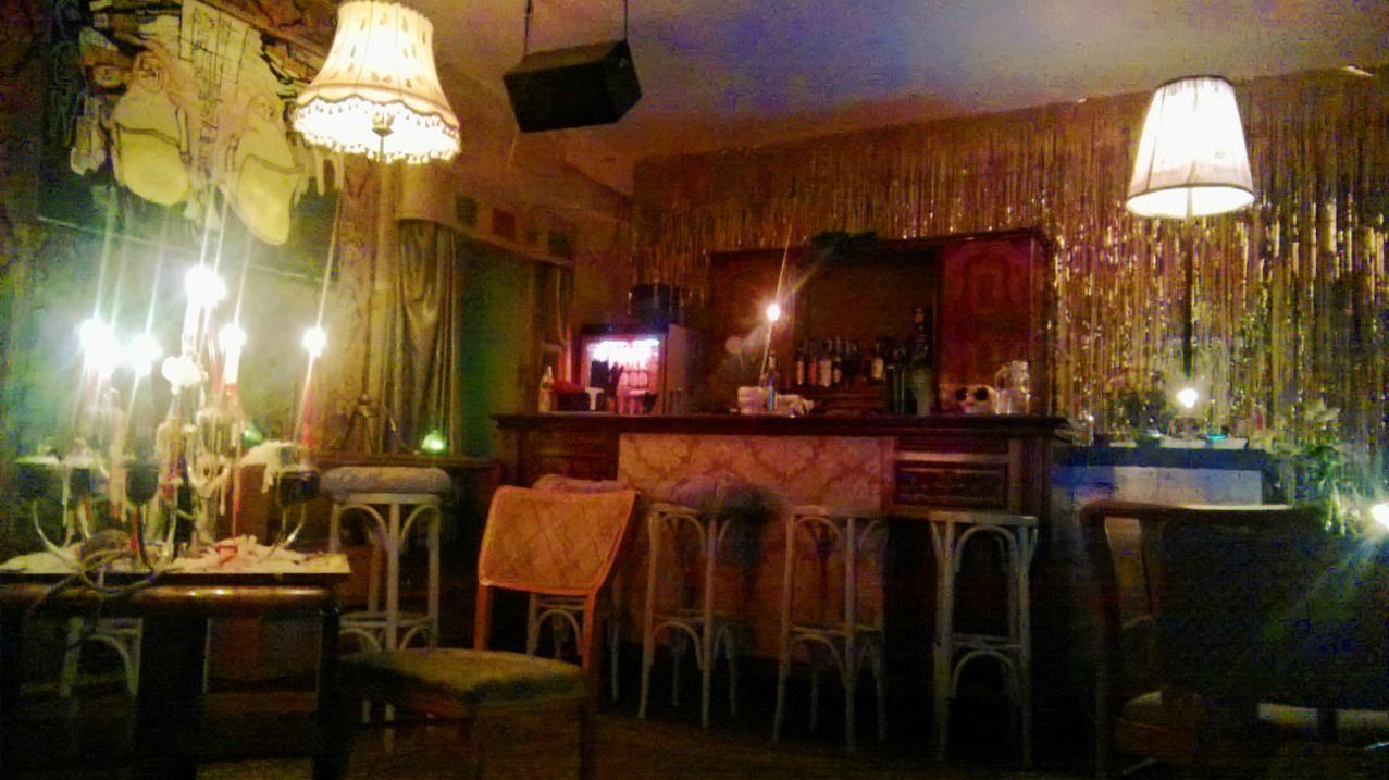 Vater - Bar in Neukoelln