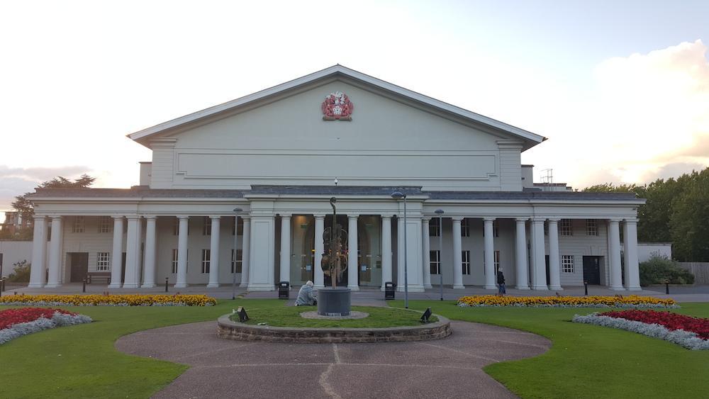 De Montfort Hall