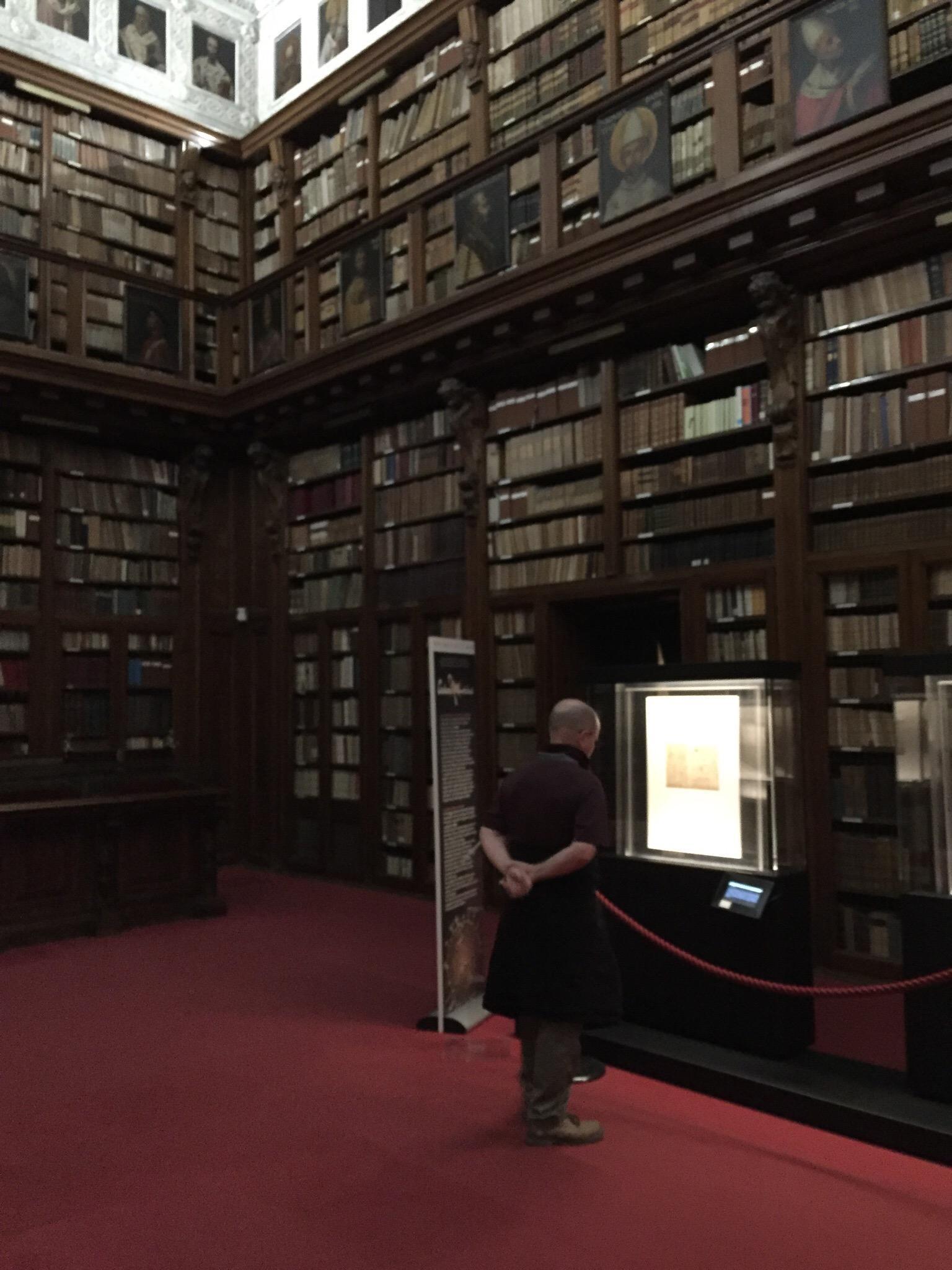 Biblioteca di Via Senato