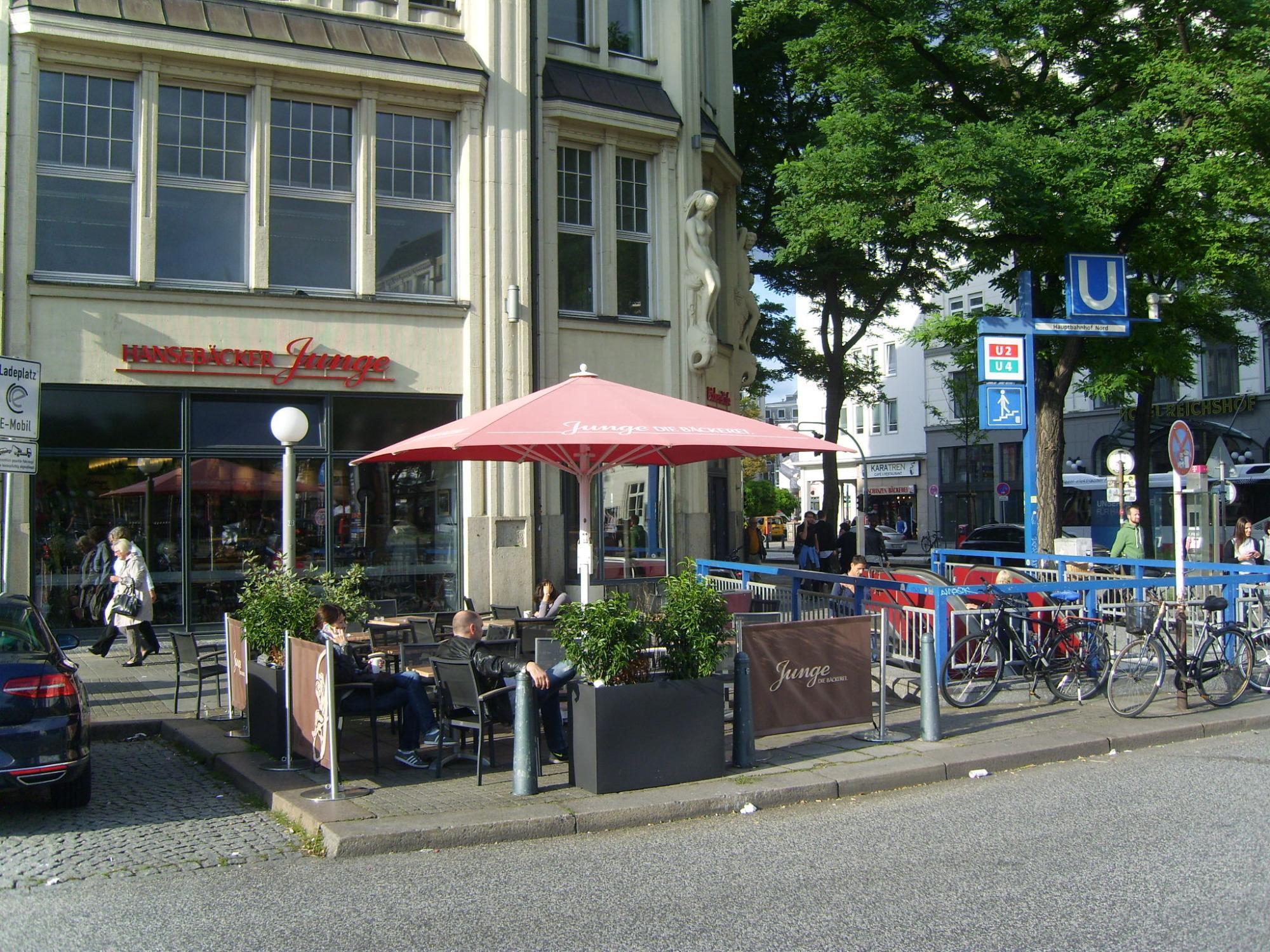 Junge Die Bäckerei. Bieberhaus