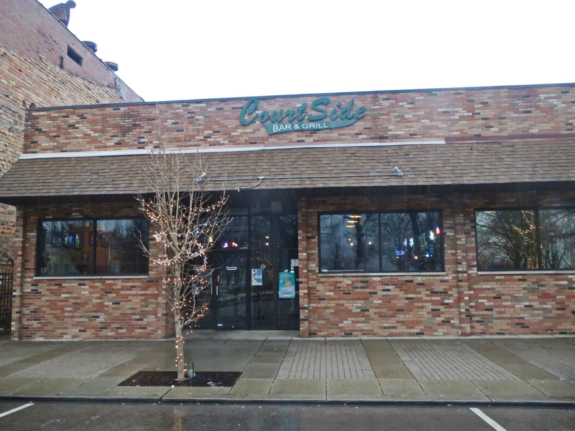 Courtside Bar and Grill