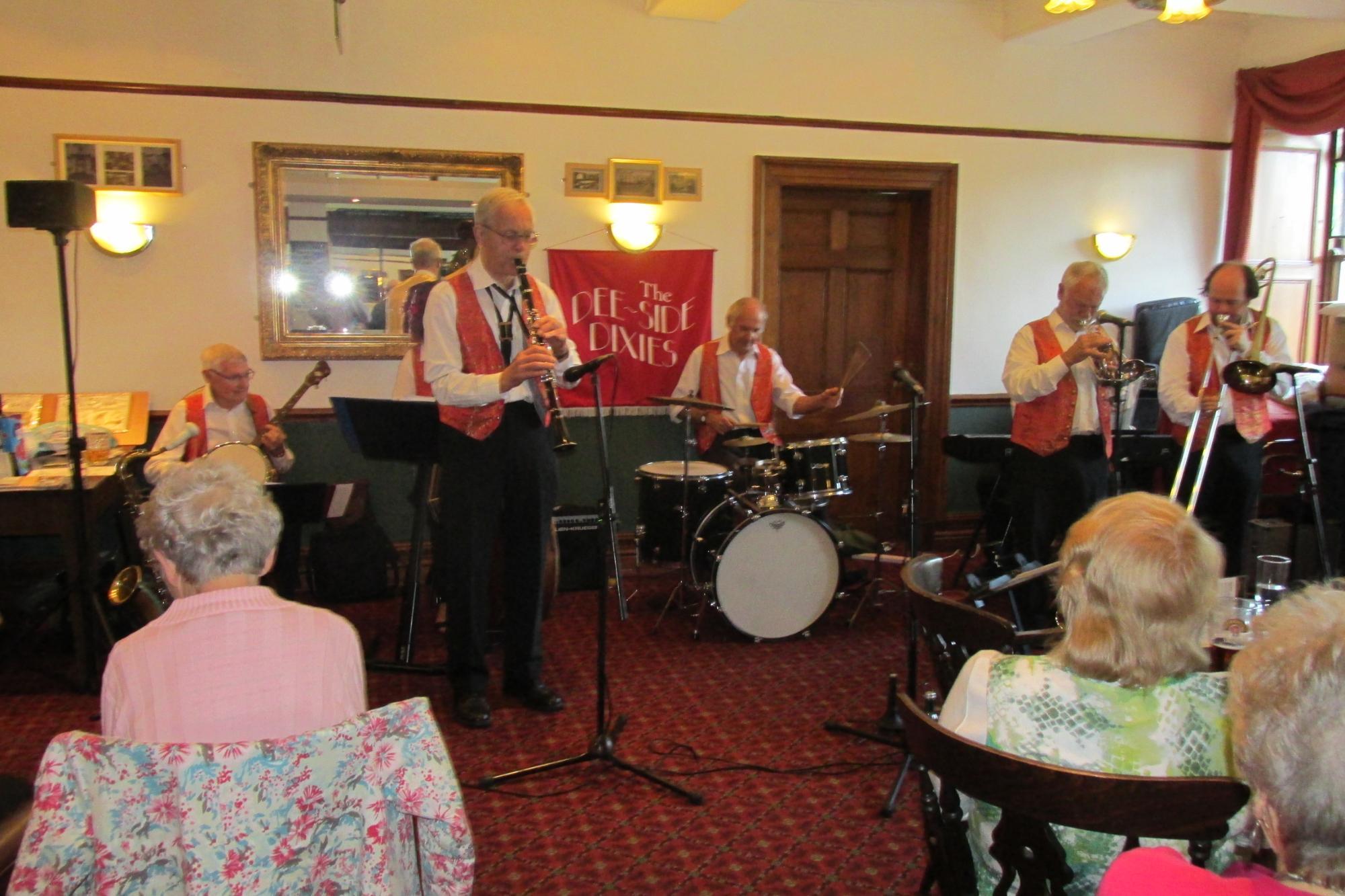 Photo by deverestackpole