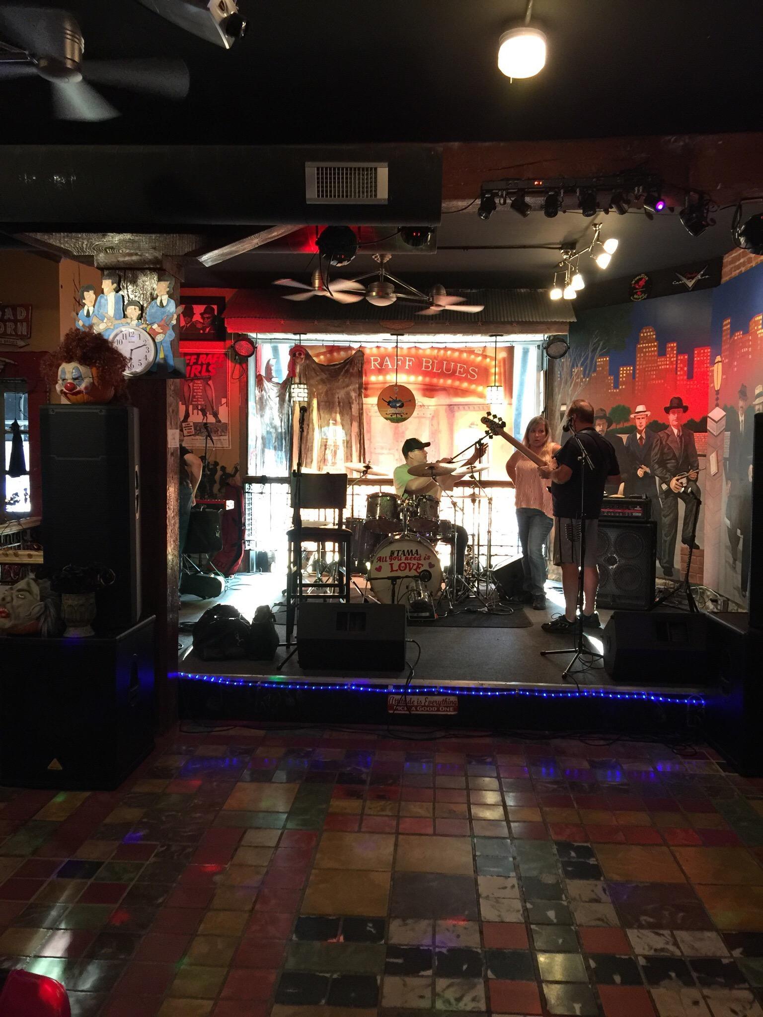 Riff Raff Tavern on the Canal