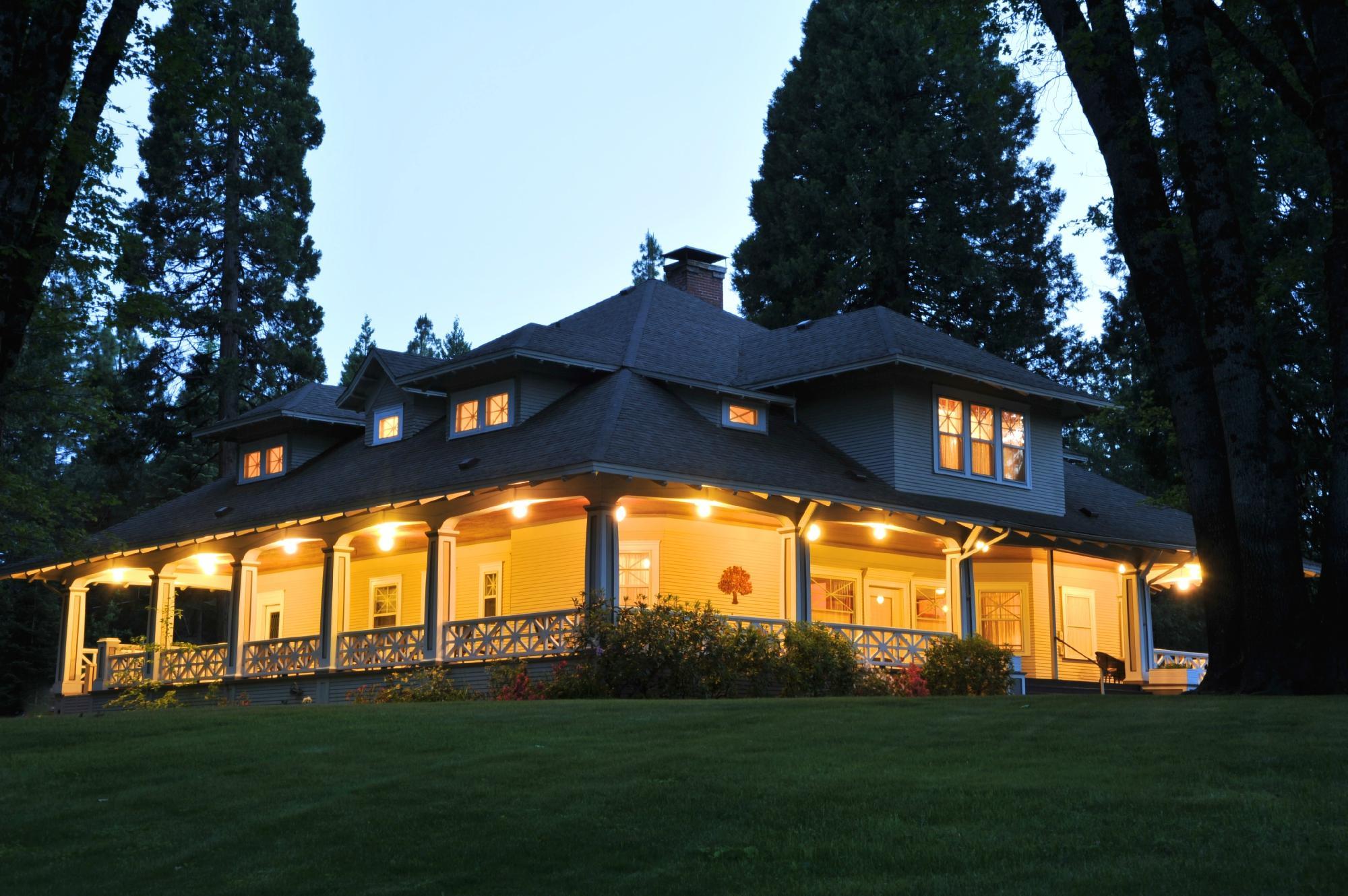 McCloud Guest House