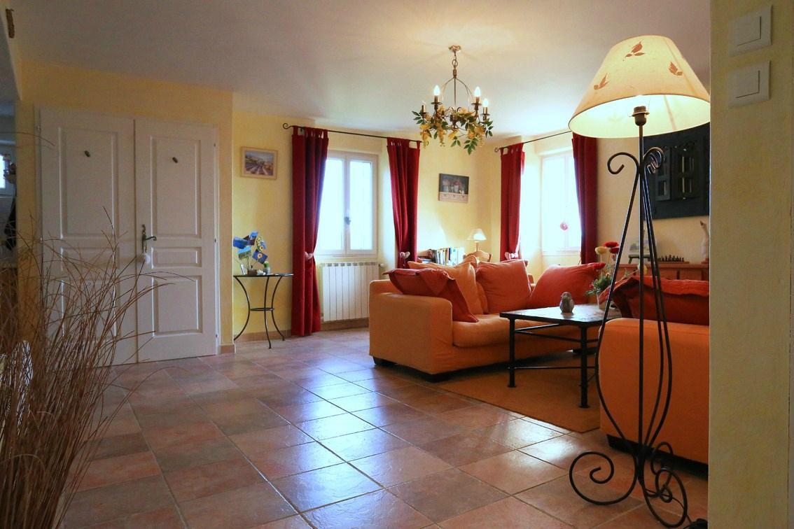 Maison d'Hotes La Guillone