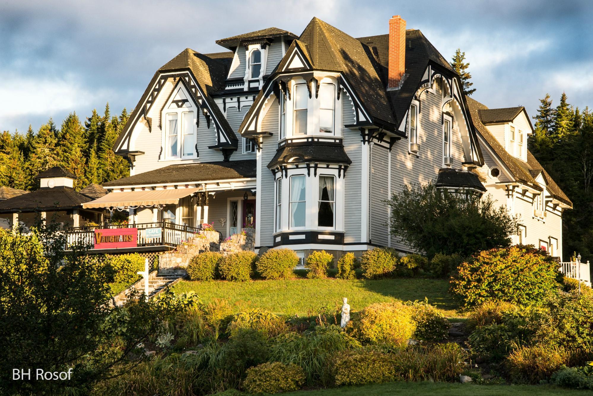 St. Martins Country Inn & Vaughan's Restaurant