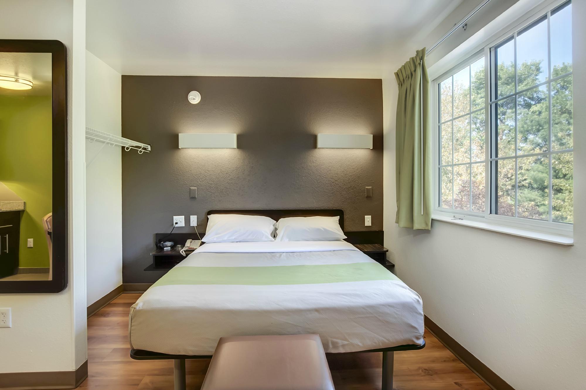 Studio 6-East Brunswick NJ - NYC Area