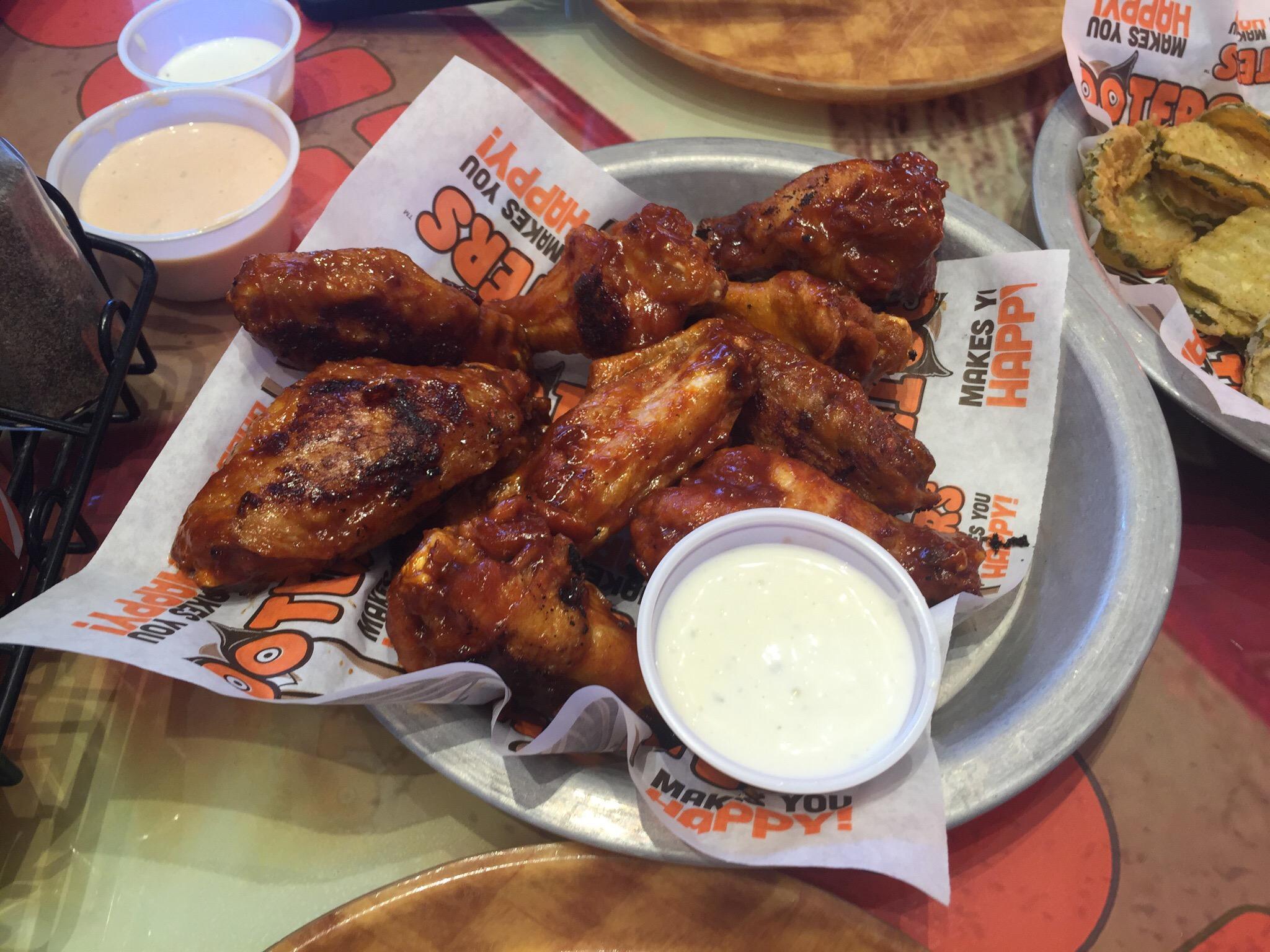 Hooters