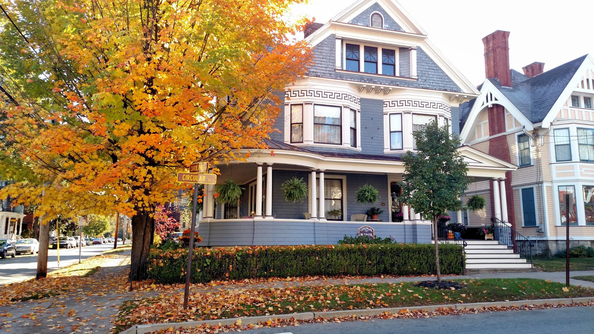 Circular Manor Bed and Breakfast