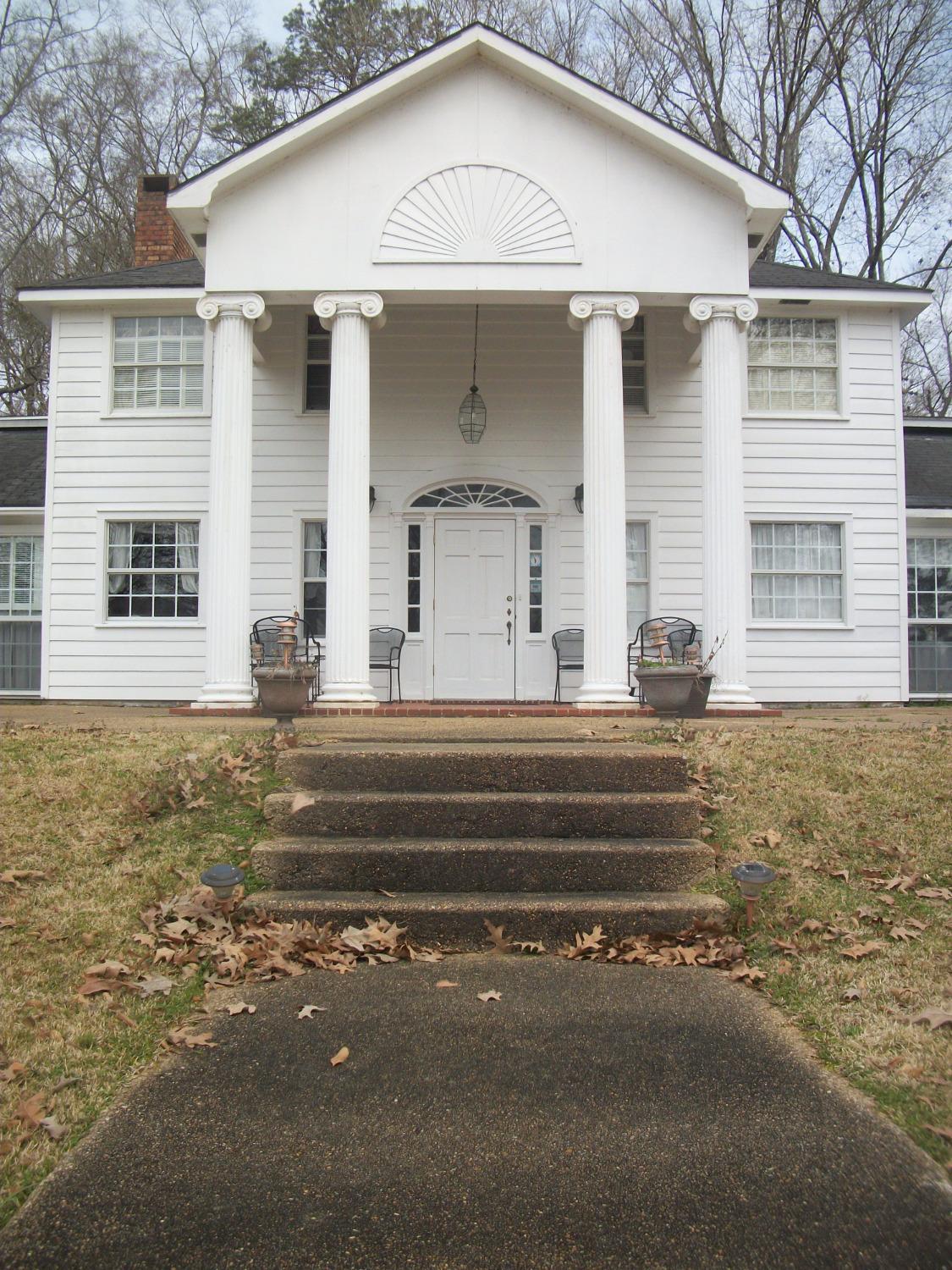 Lake Rosemound Inn