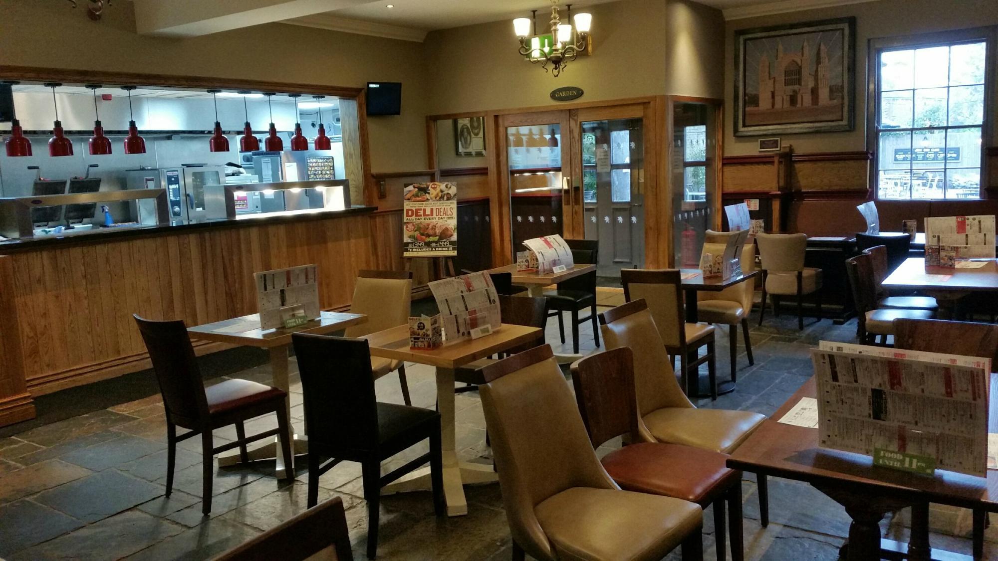 The Golden Lion - J D Wetherspoon