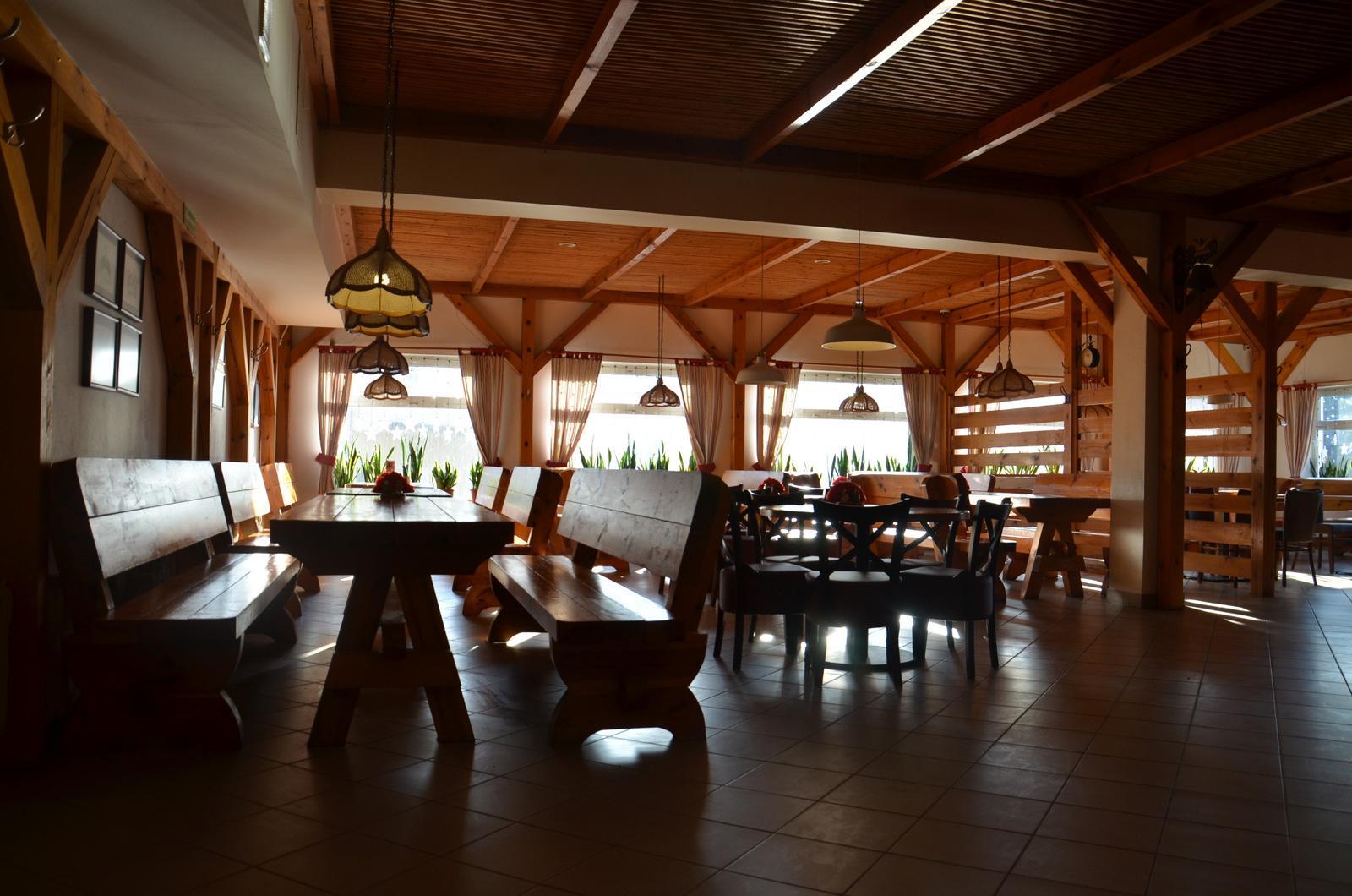 Country Restaurant & Pizza