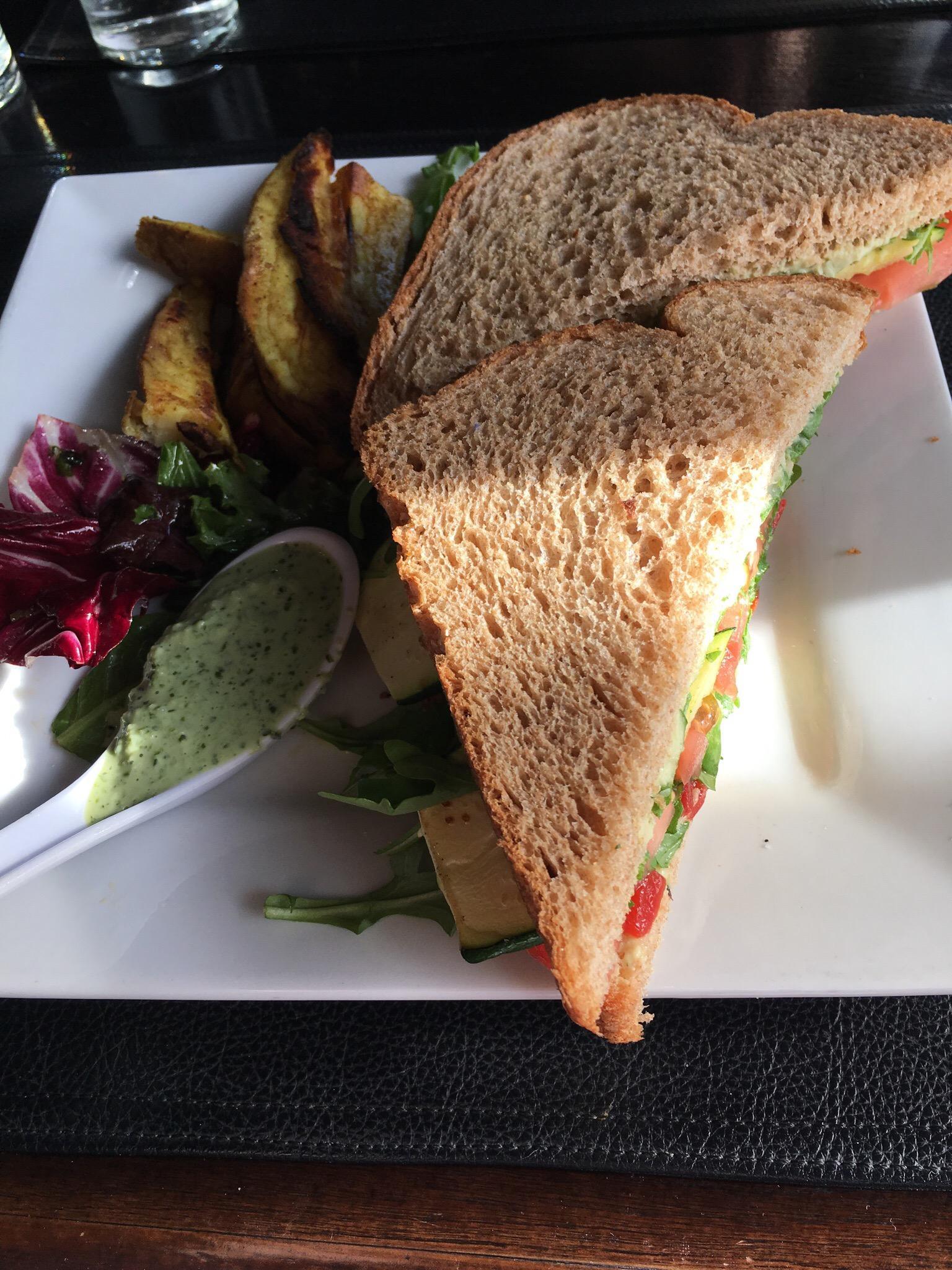 Photo by robertmoffett