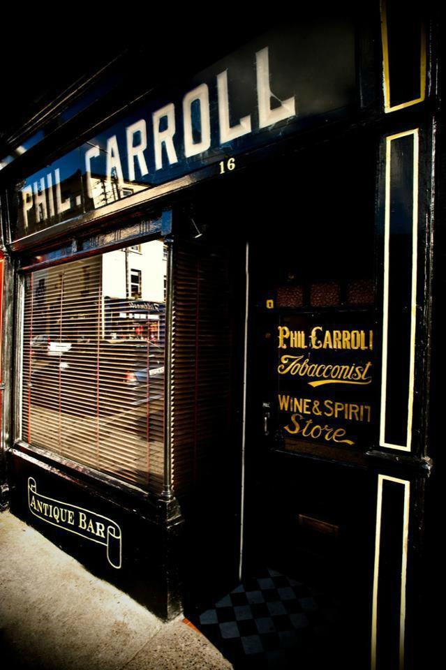 Phil Carolls Bar