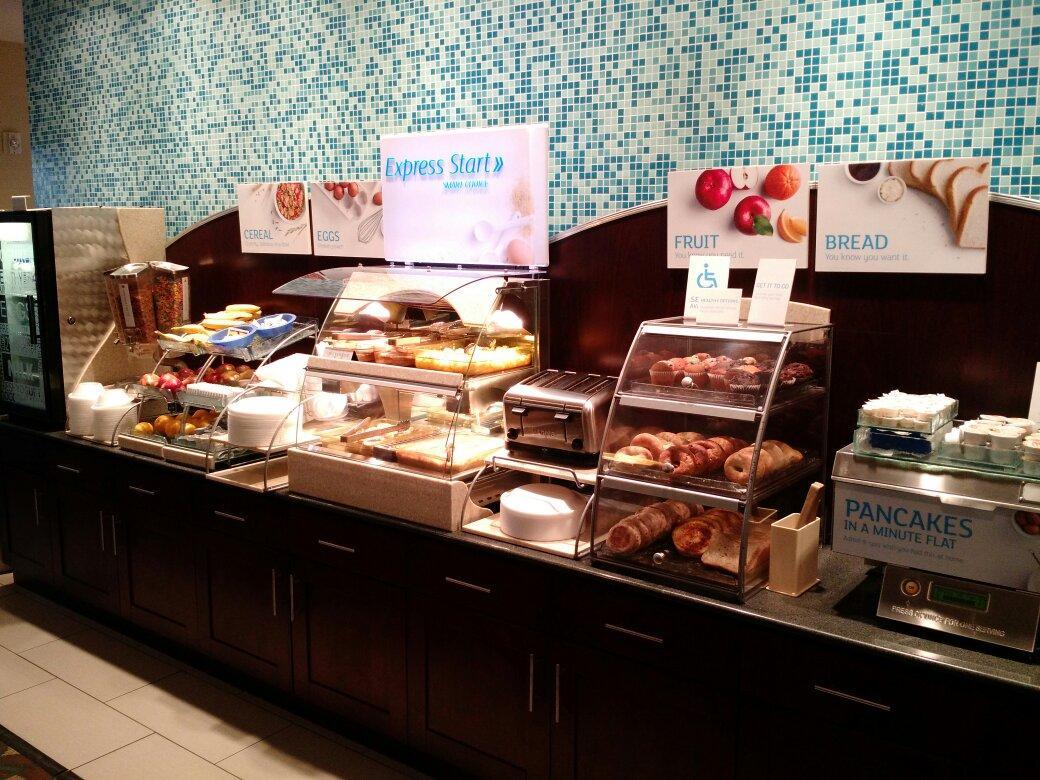 Holiday Inn Express & Suites Tullahoma, an IHG hotel