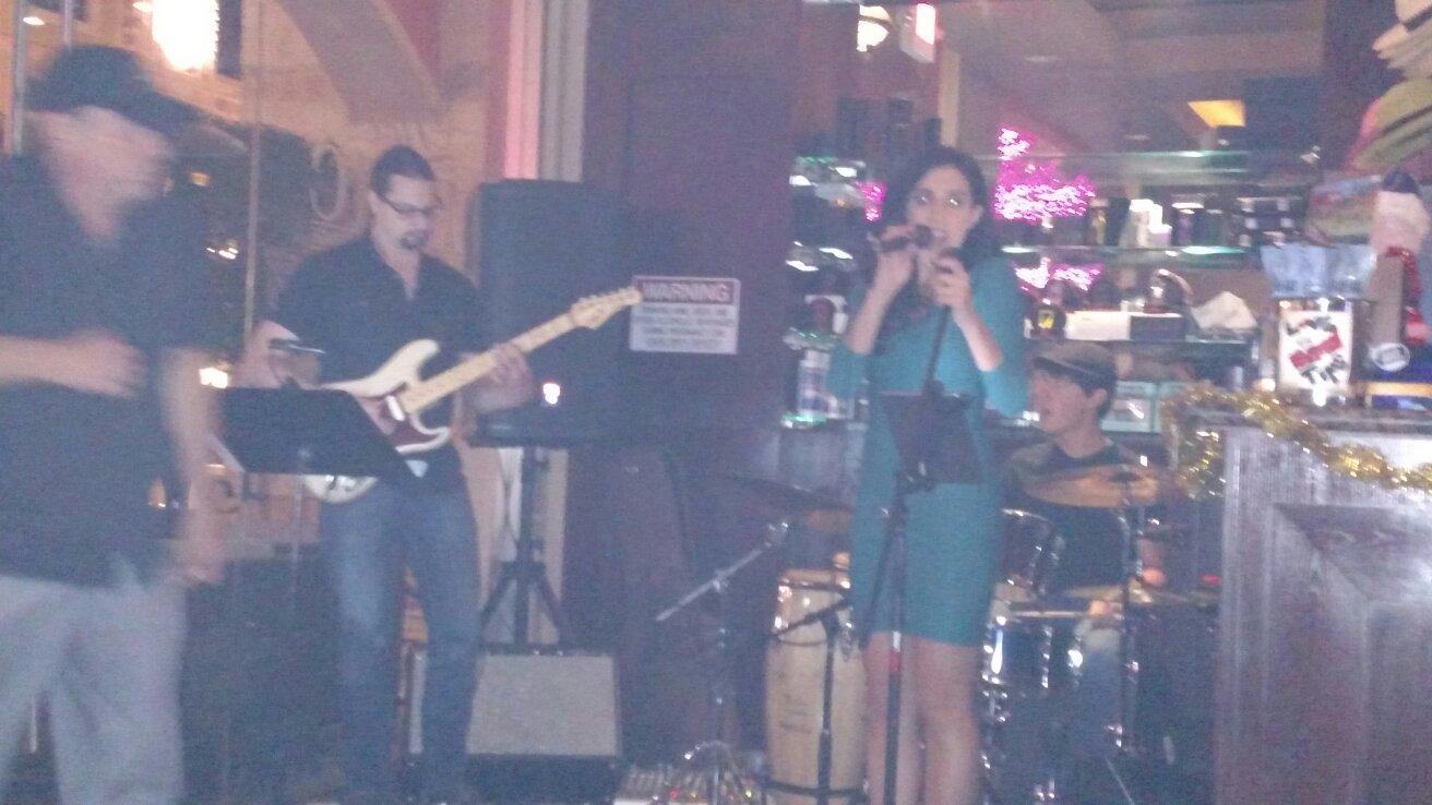 La Casa Cigars & Lounge