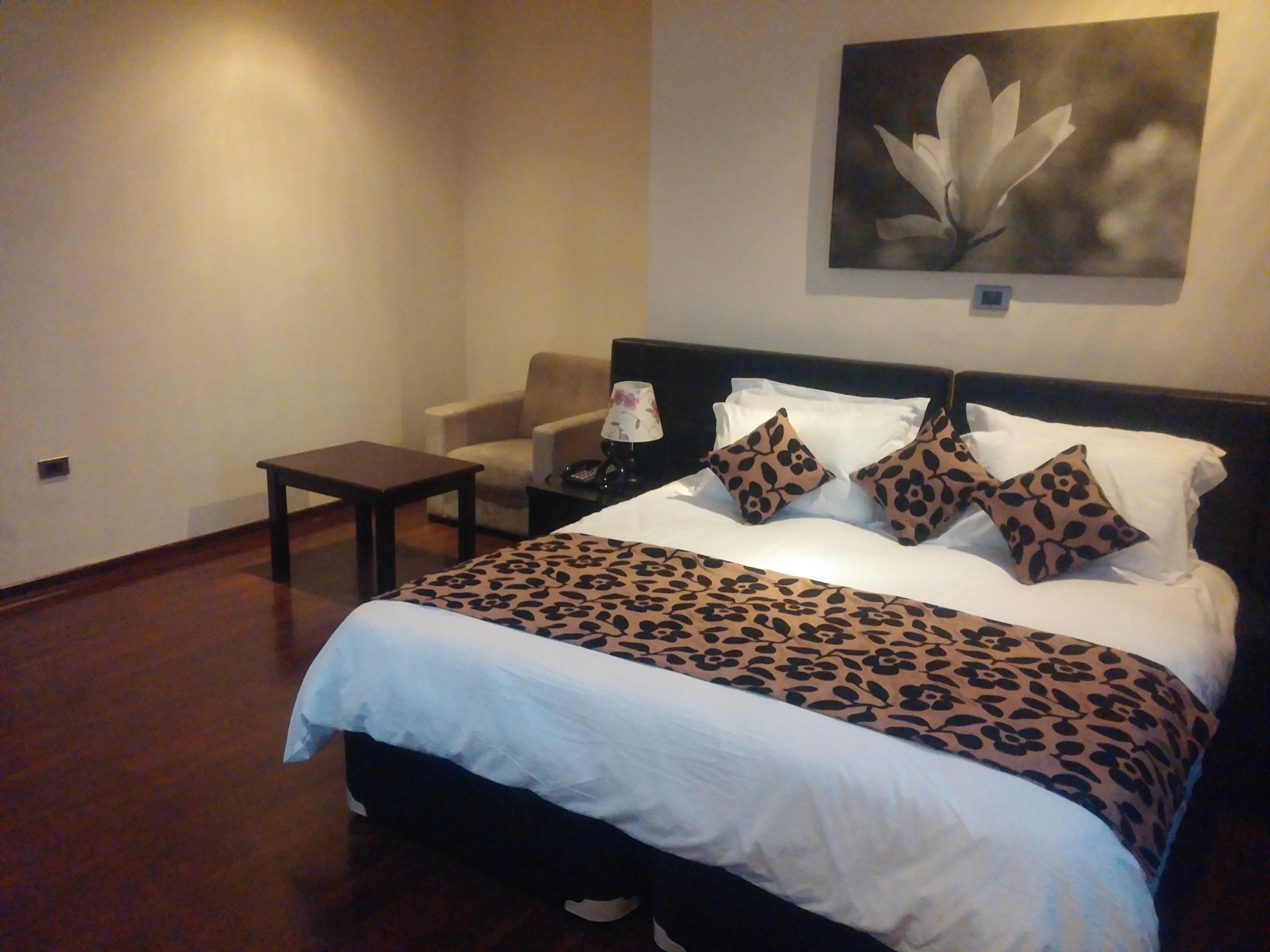 Brooklyn Hotel & Apartment