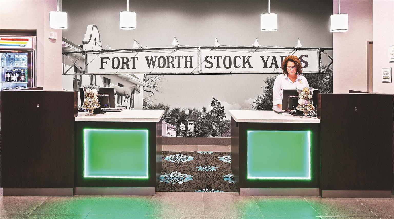 La Quinta Inn & Suites by Wyndham Fort Worth Arlington West