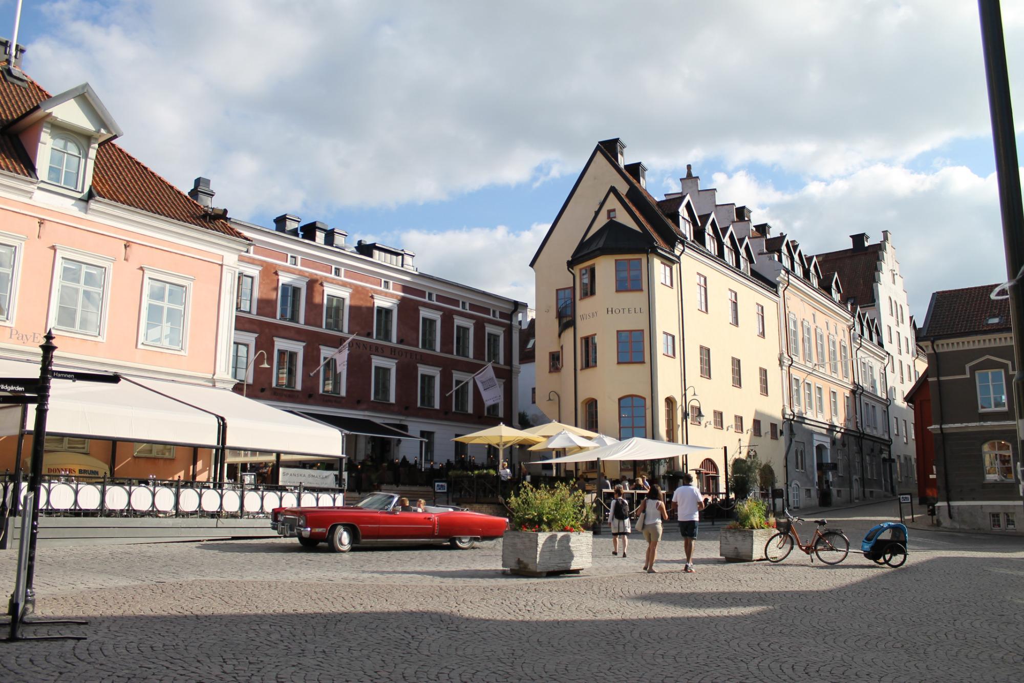 Photo by HugoMartinez