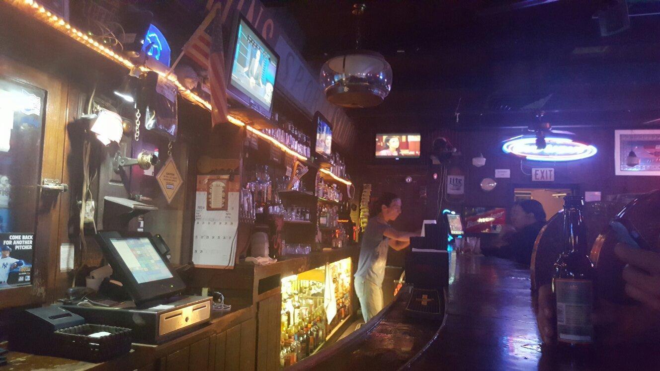 Champions Sports Saloon