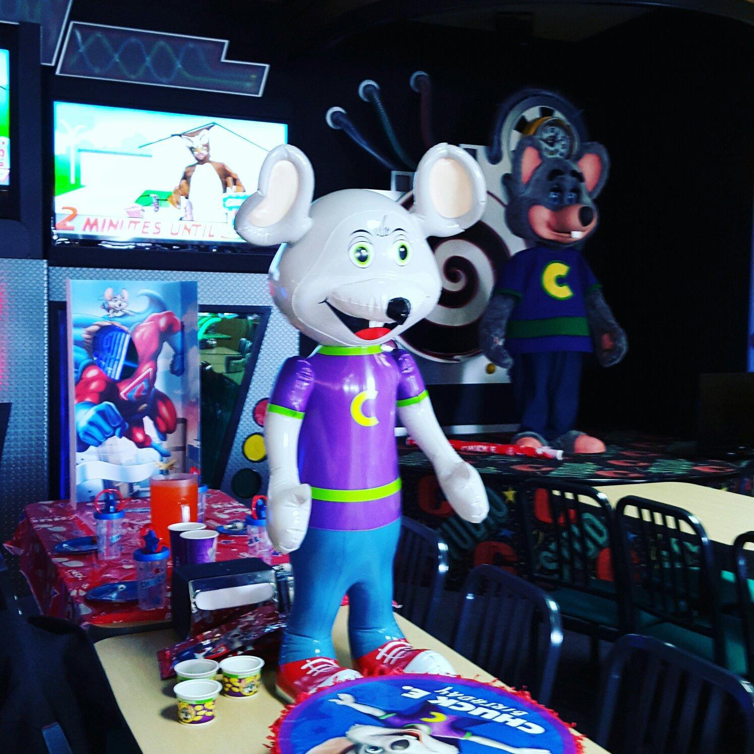 Chuck E Cheese's