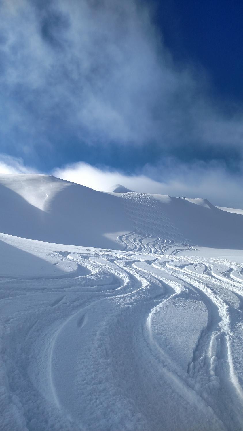 Selkirk Tangiers Heli Skiing