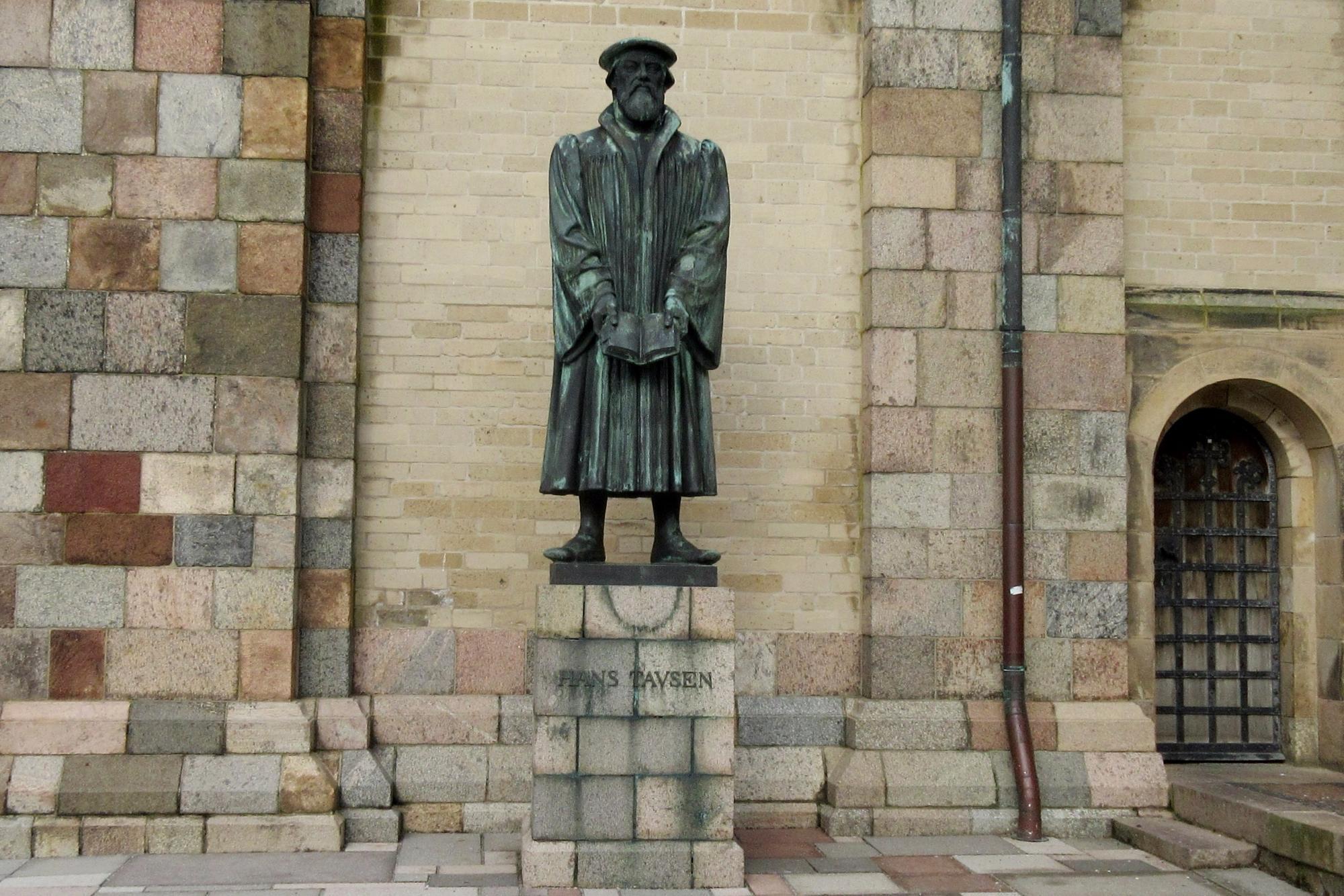 Statue Hans Tausen