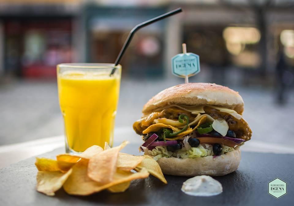 Degema (porto Almada)