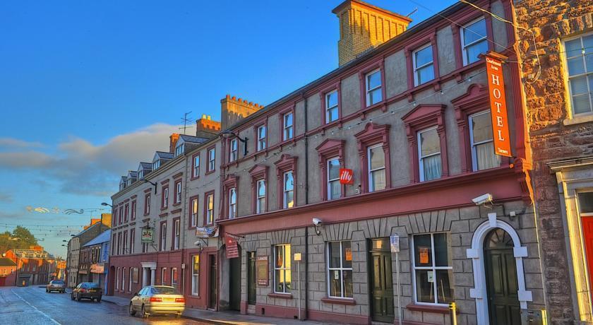 Charlemont Arms Hotel