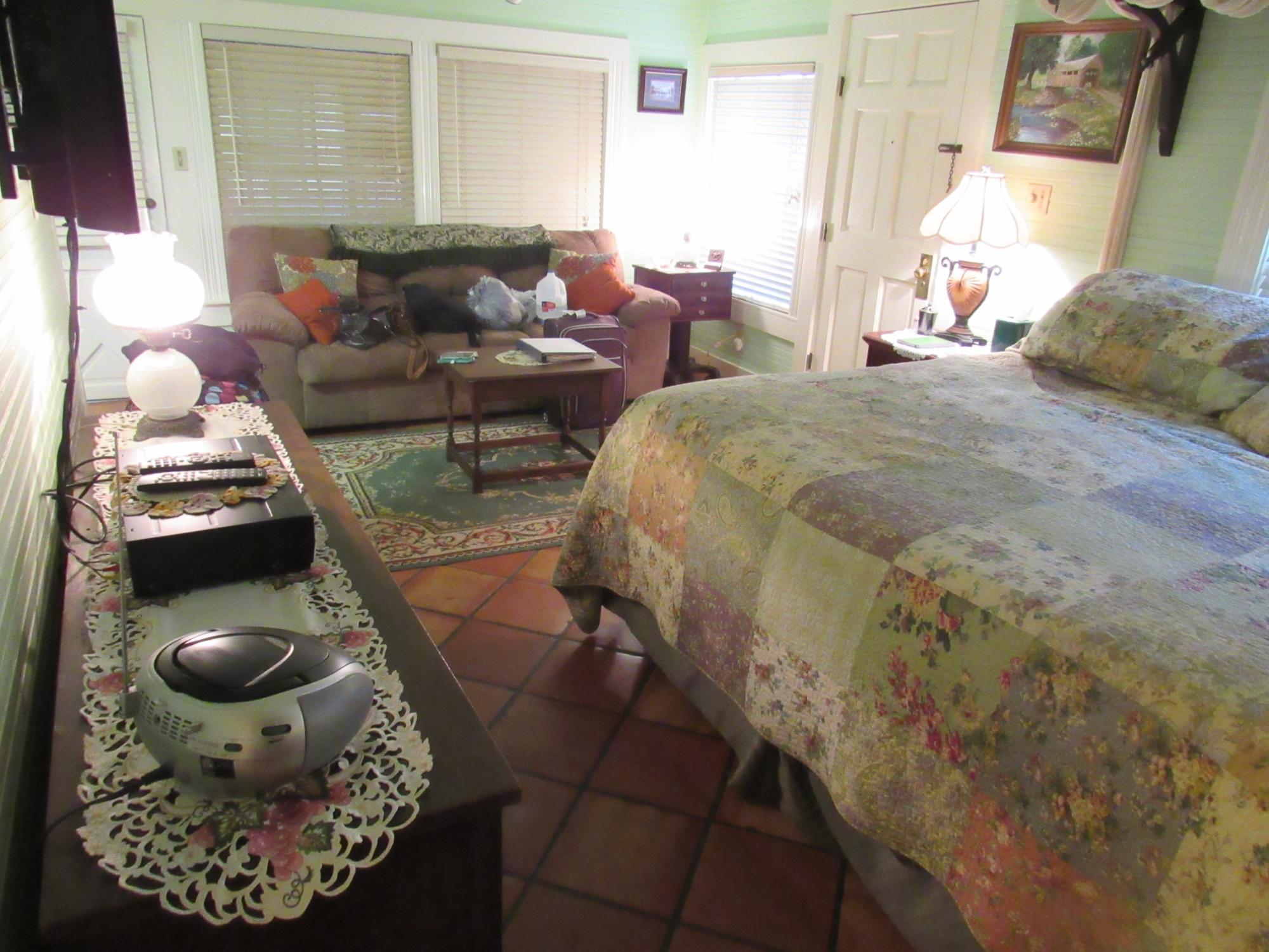 2 Wee Cottages Bed and Breakfast