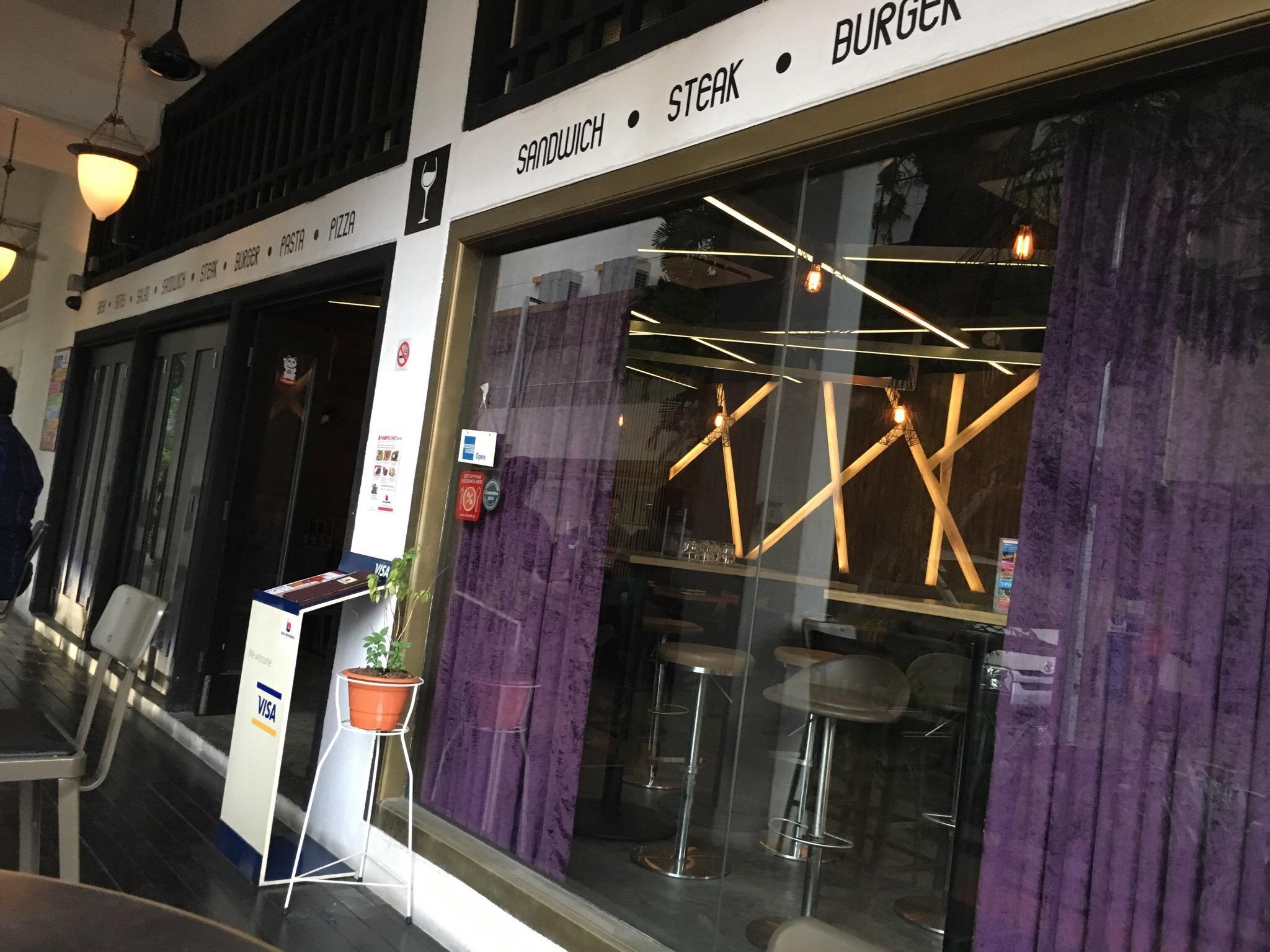 Backbenchers Cafe & Bar