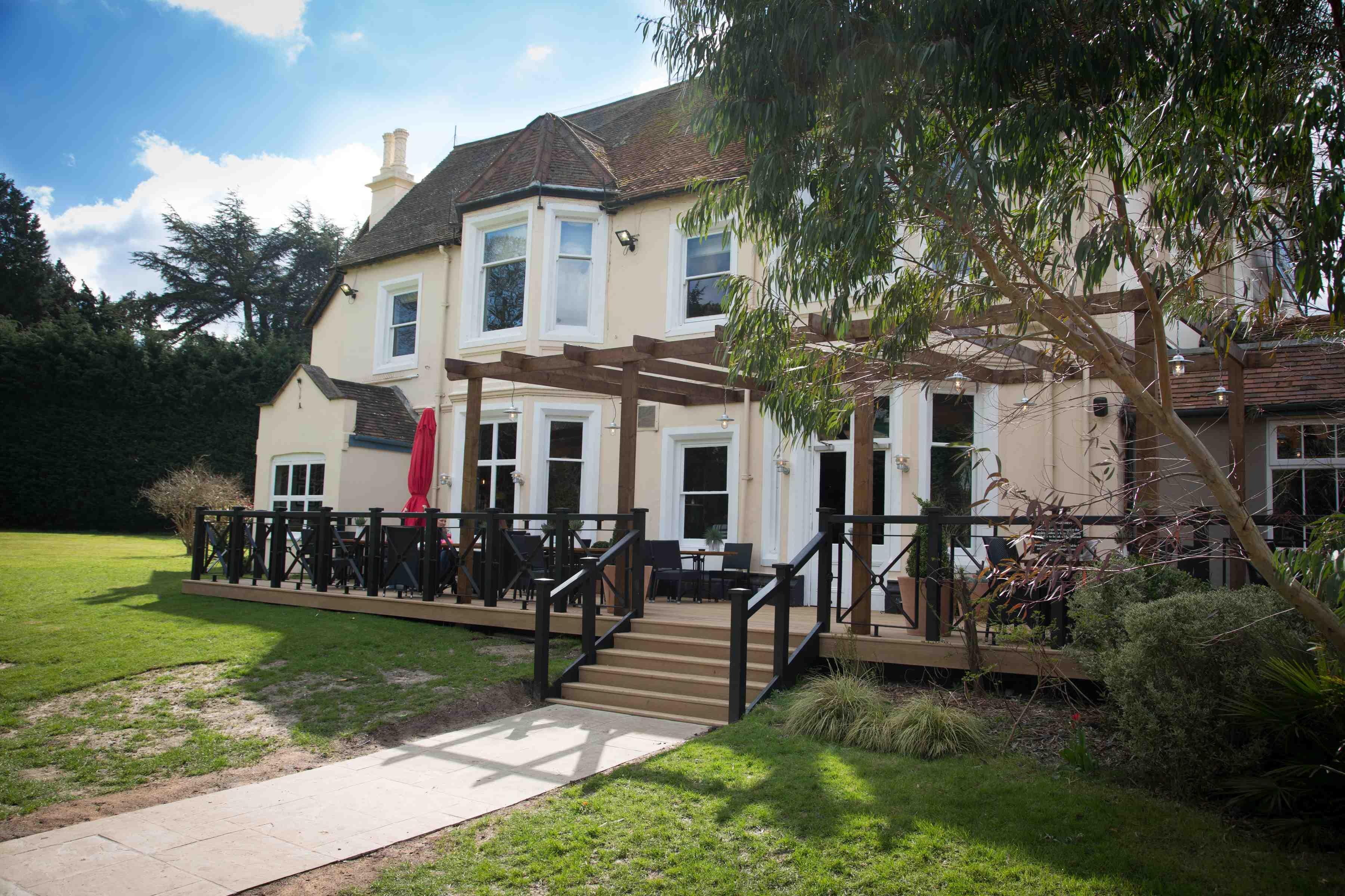 Worplesdon Place (Hotel)