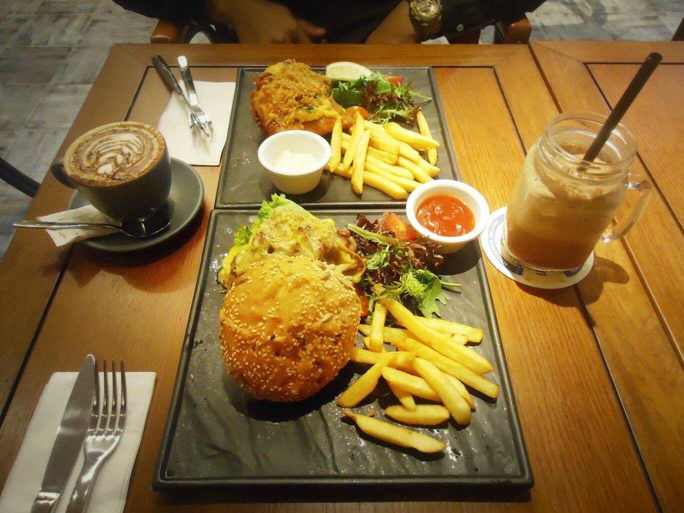 Black Tongue Bistro & Bar