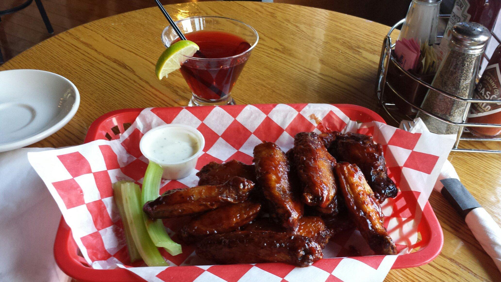 Boomerang Bar & Grill