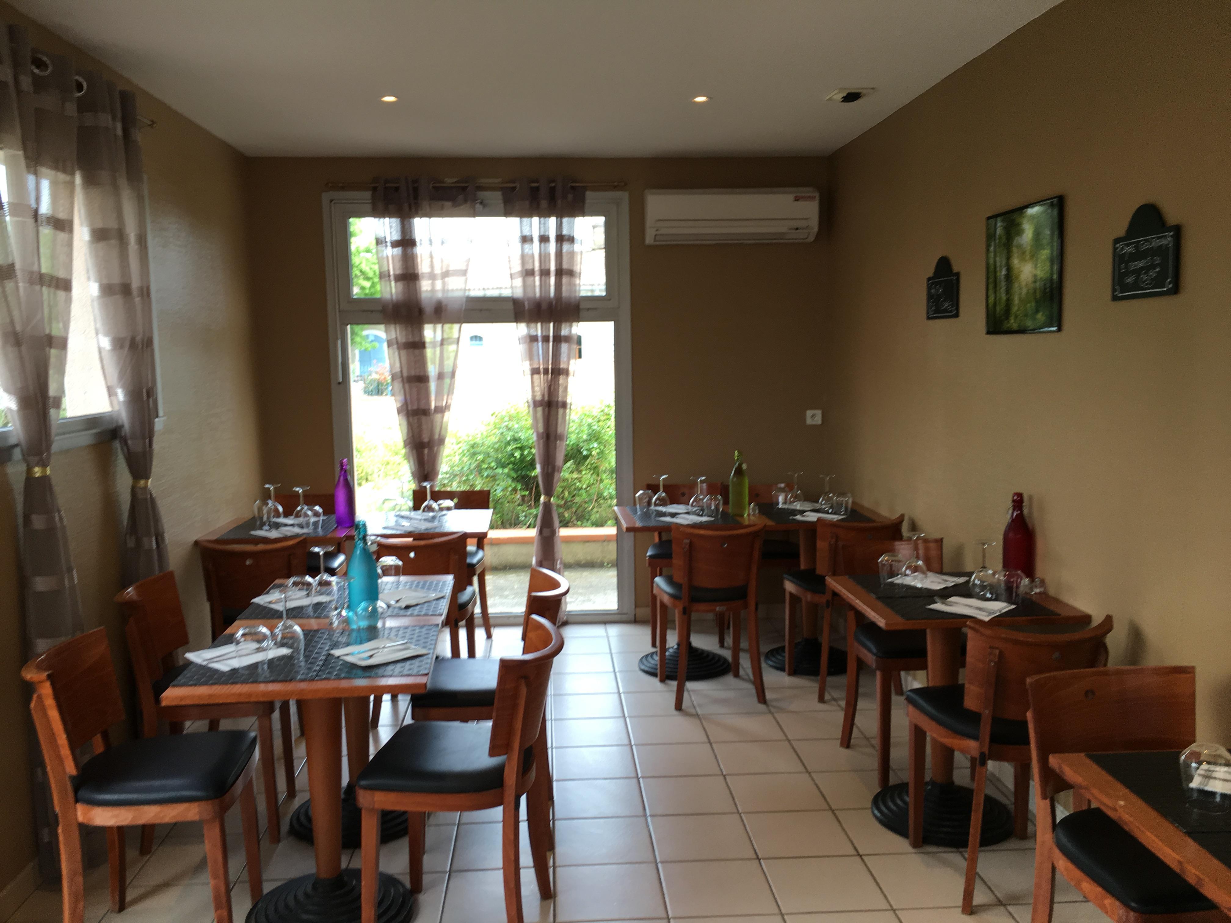 La table des oliviers