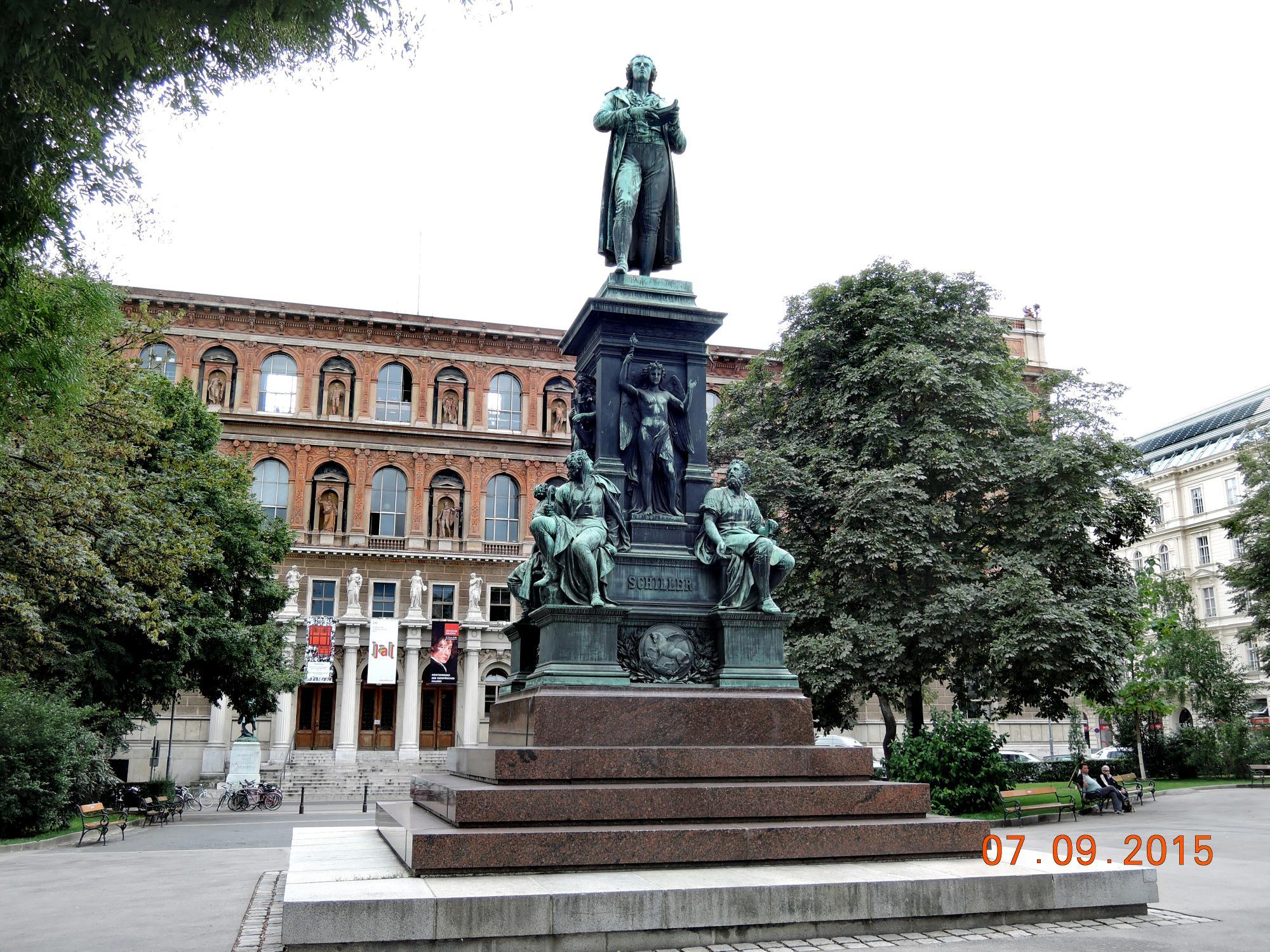 Statue of Johann Christoph Friedrich von Schiller