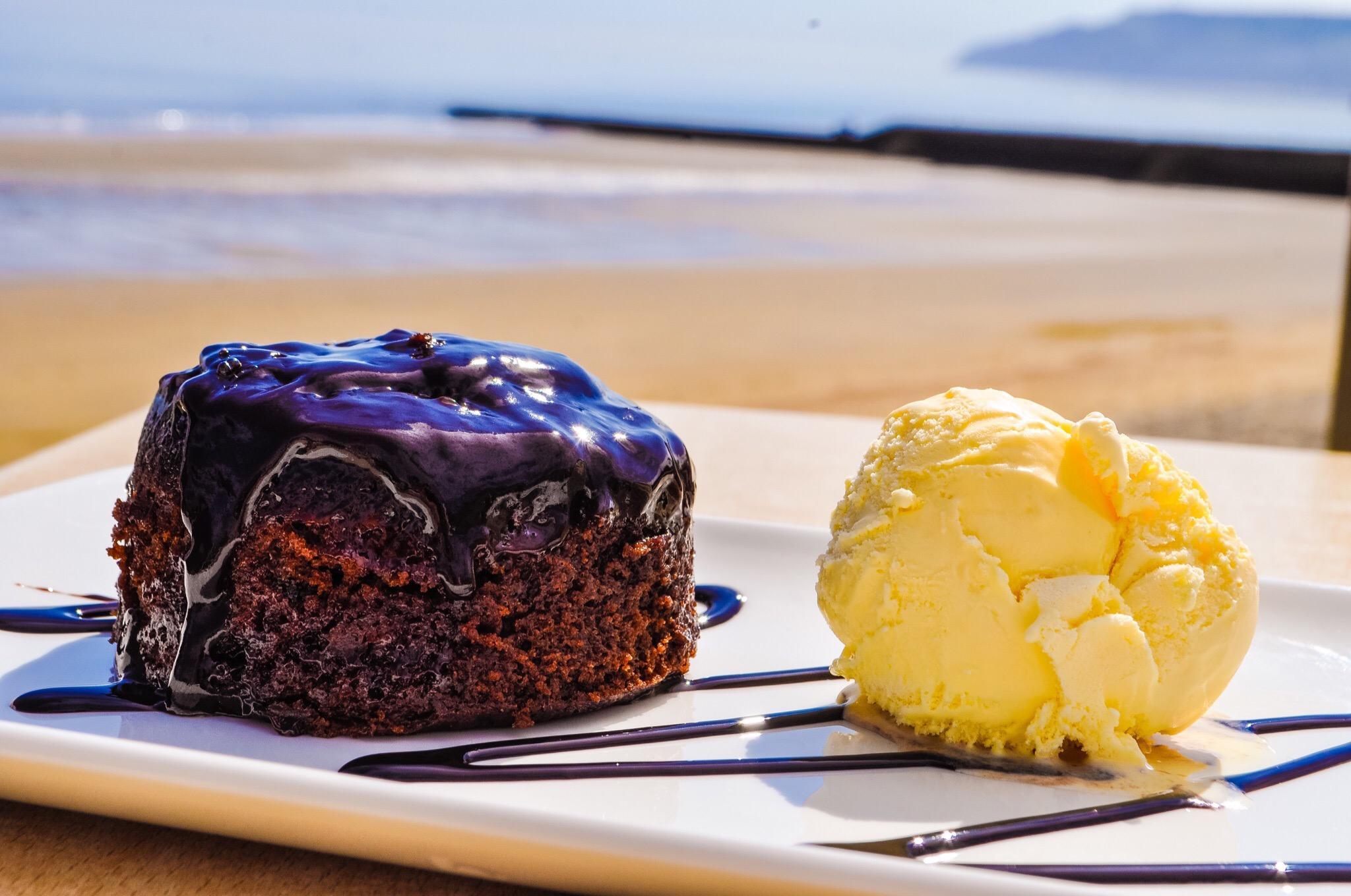 Driftwood Beach Bar n Grill