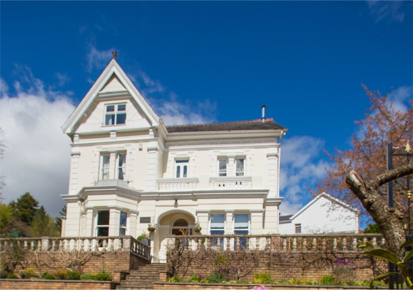 James' Place at Brynawel