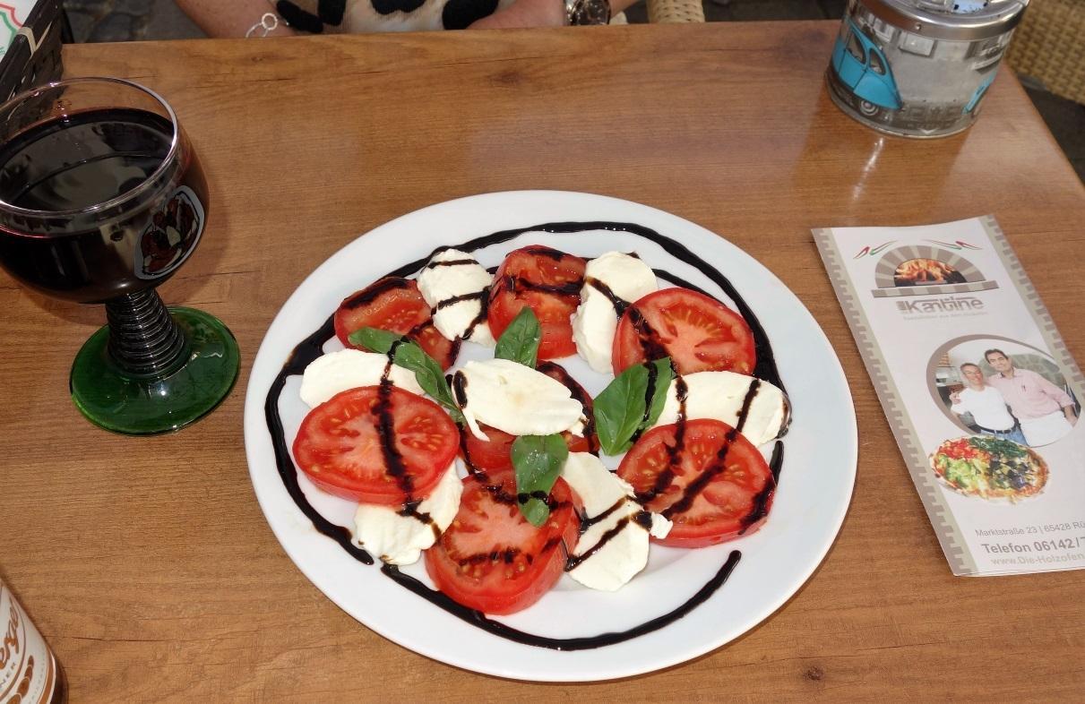 Die Kantine, Spezialitäten aus dem Holzofen